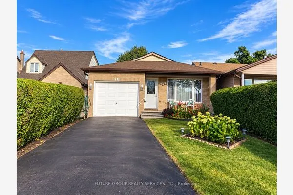 40 Lyton Crescent