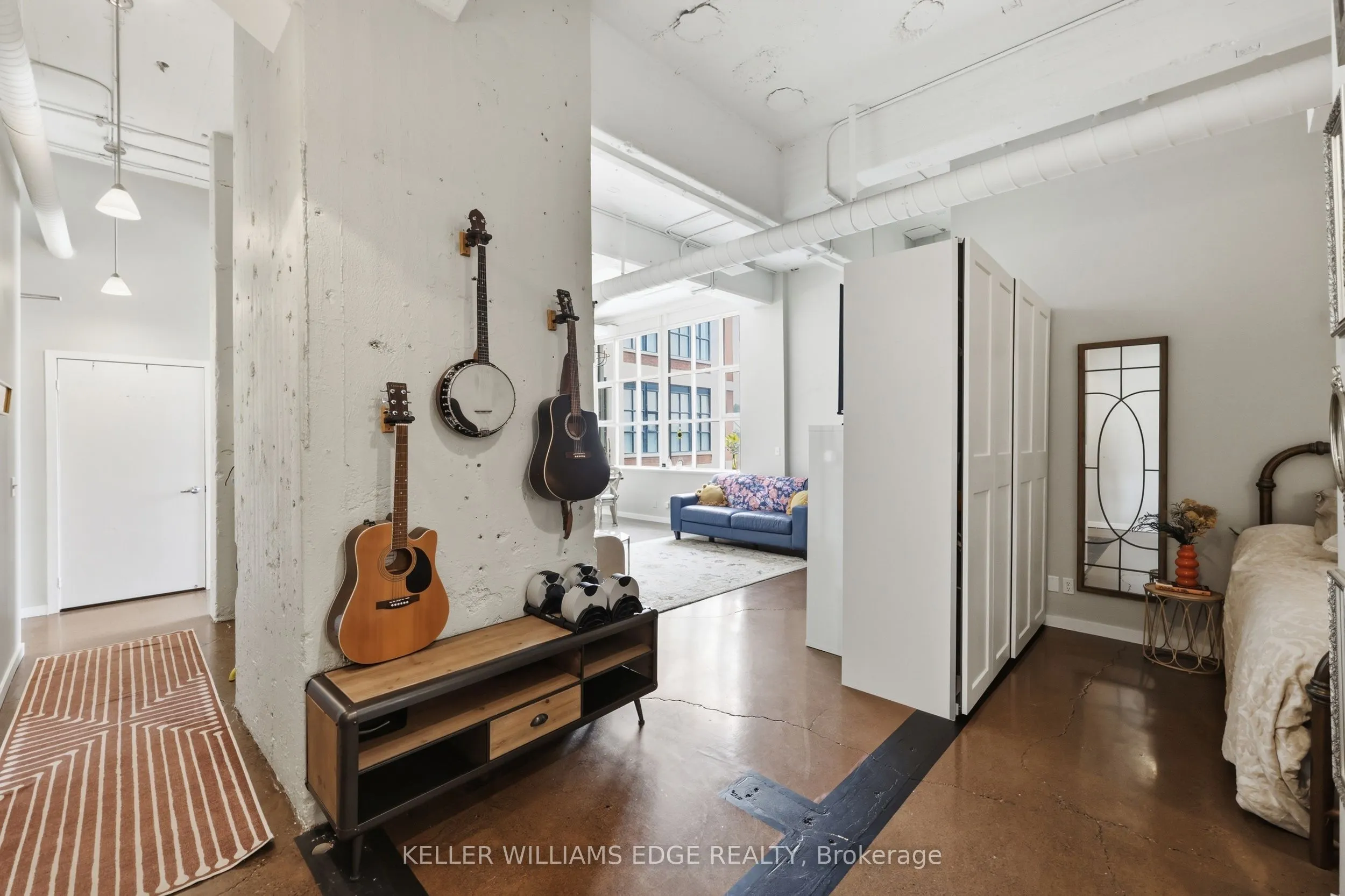 410 King Street W #307