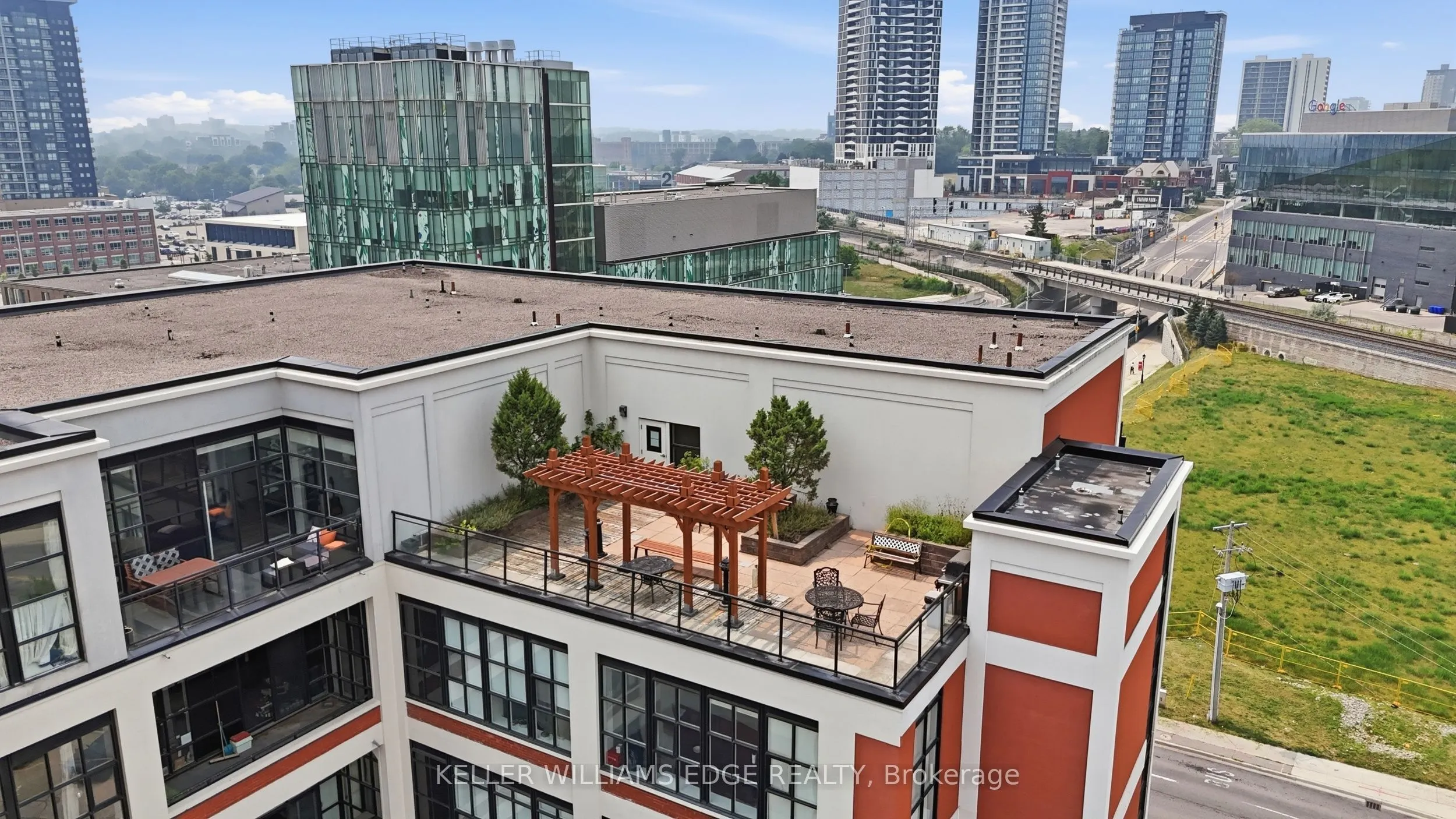 410 King Street W #307