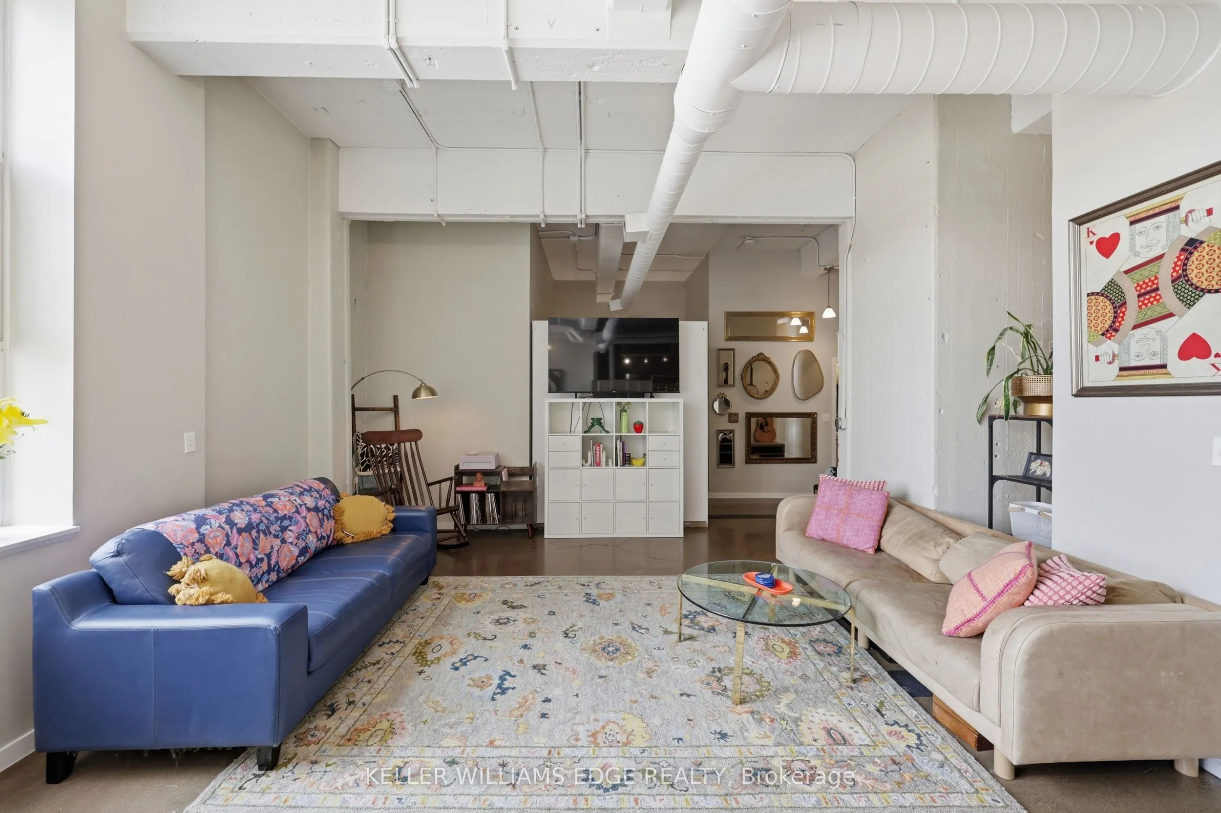 410 King Street W #307