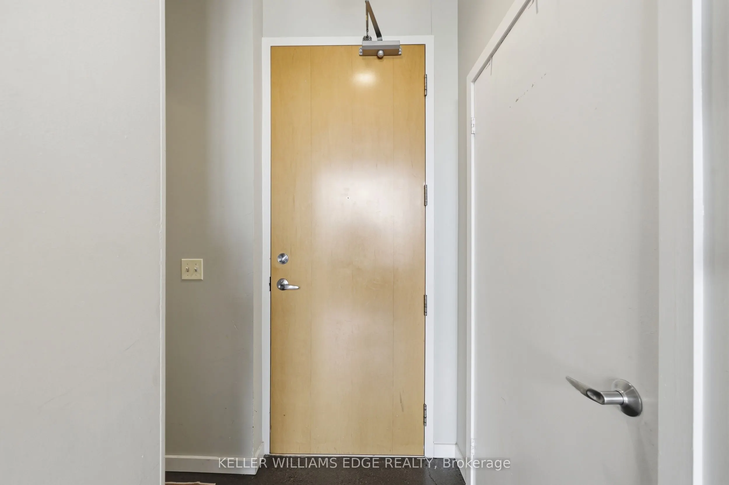 410 King Street W #307