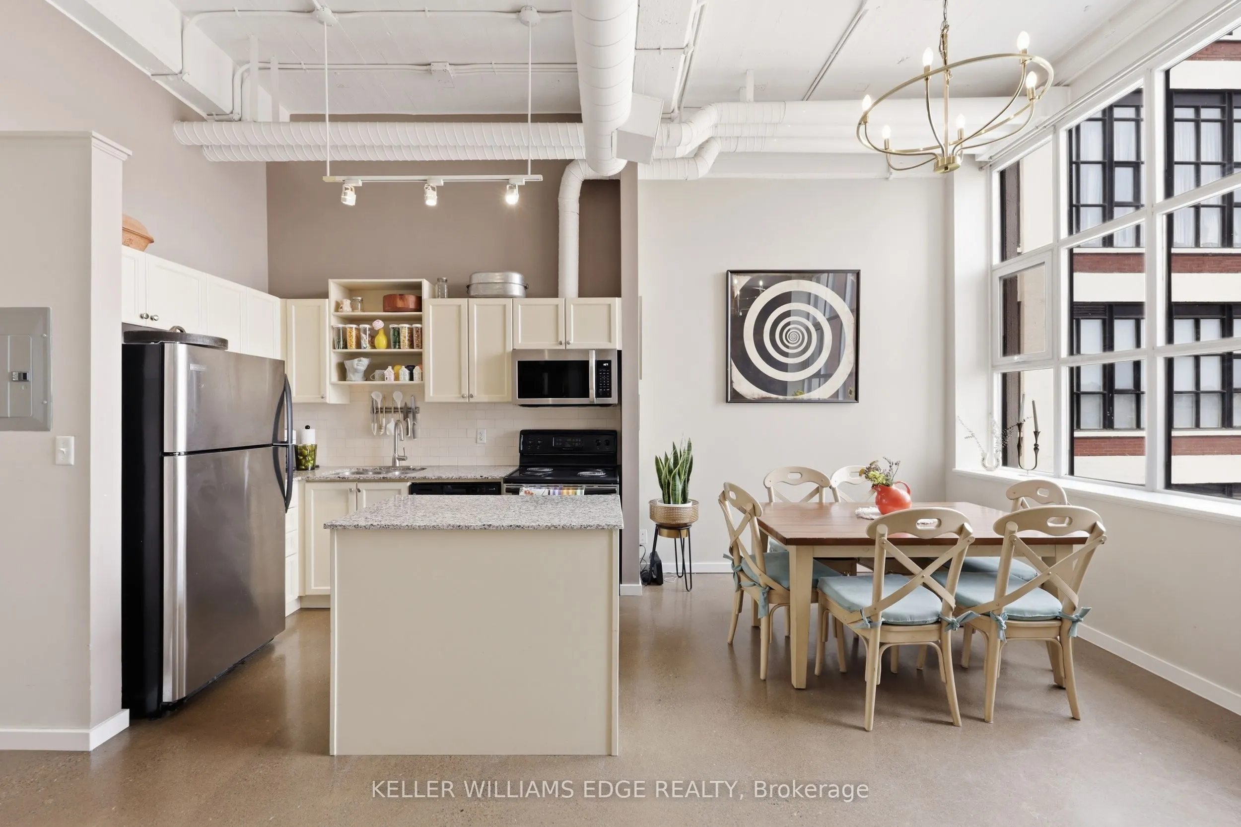 410 King Street W #307