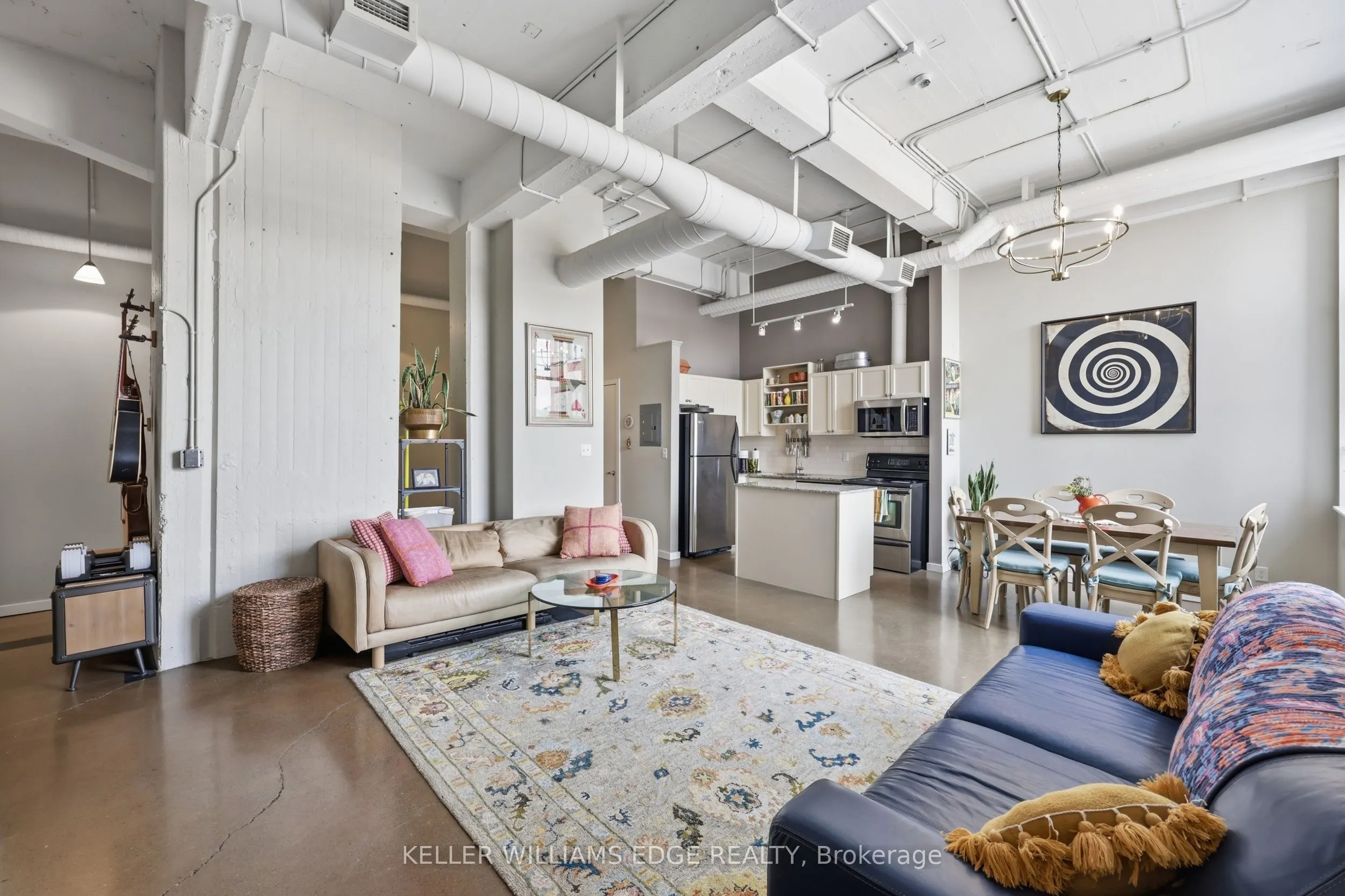 410 King Street W #307