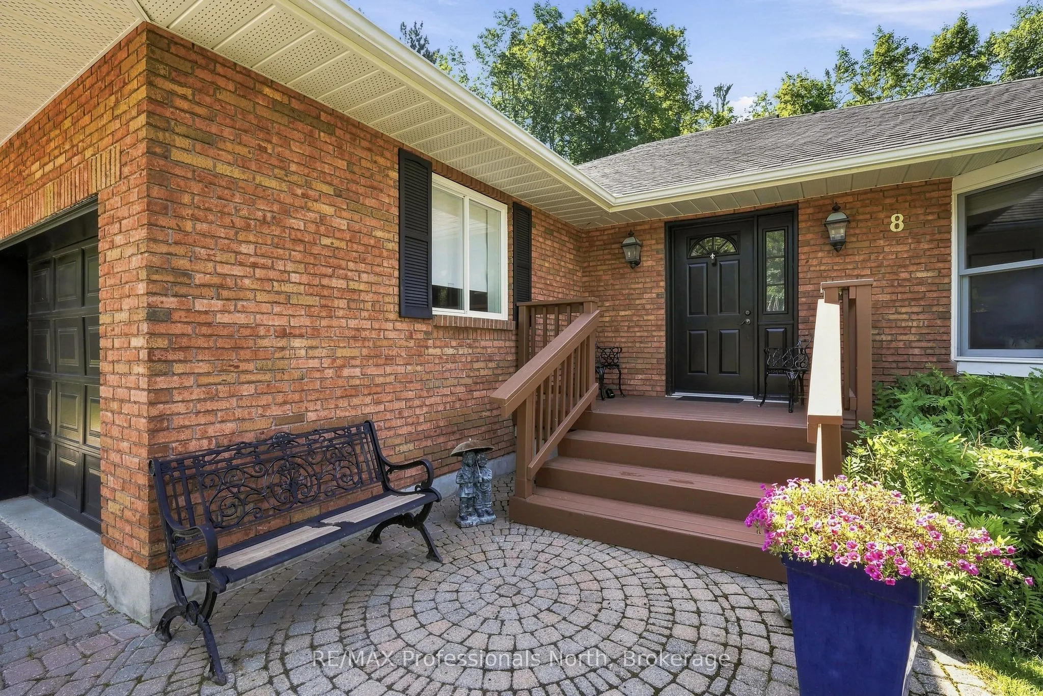 8 PALMER Court