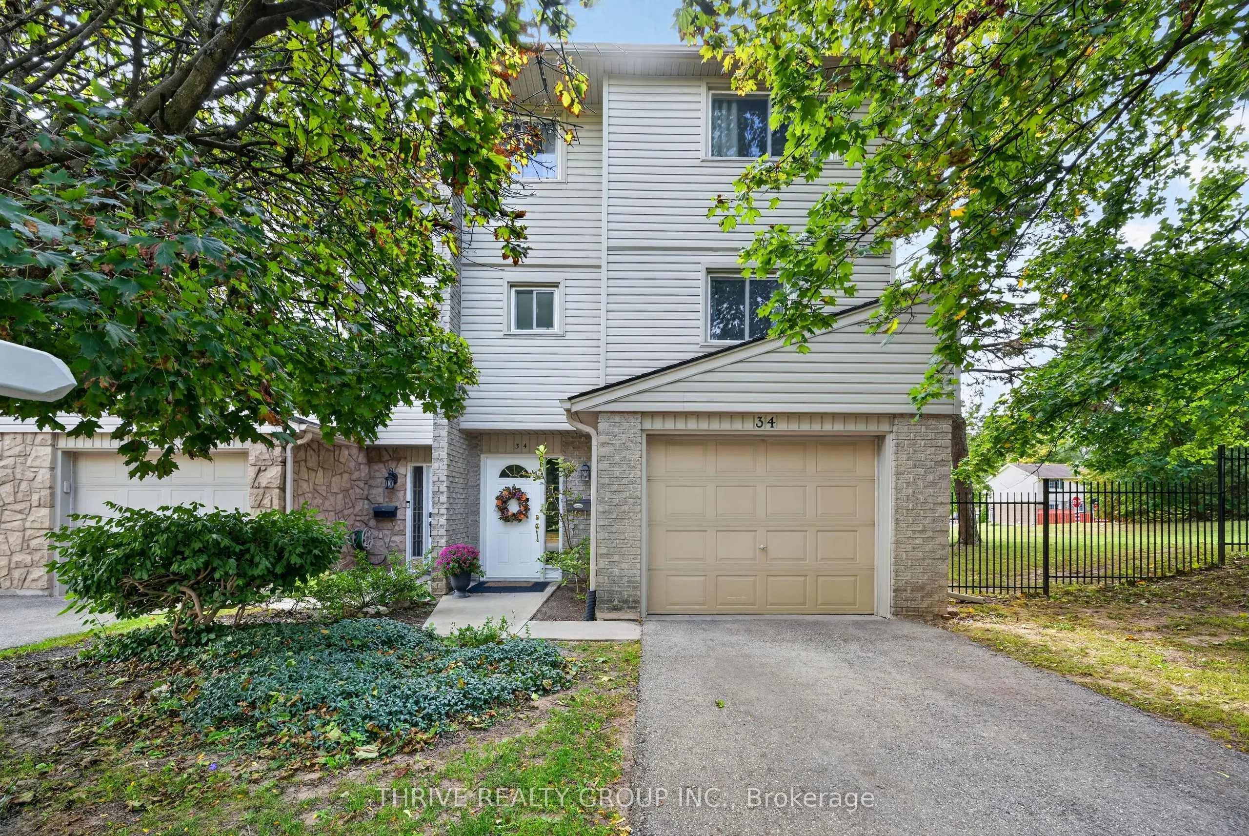 300 Sandringham Crescent #34