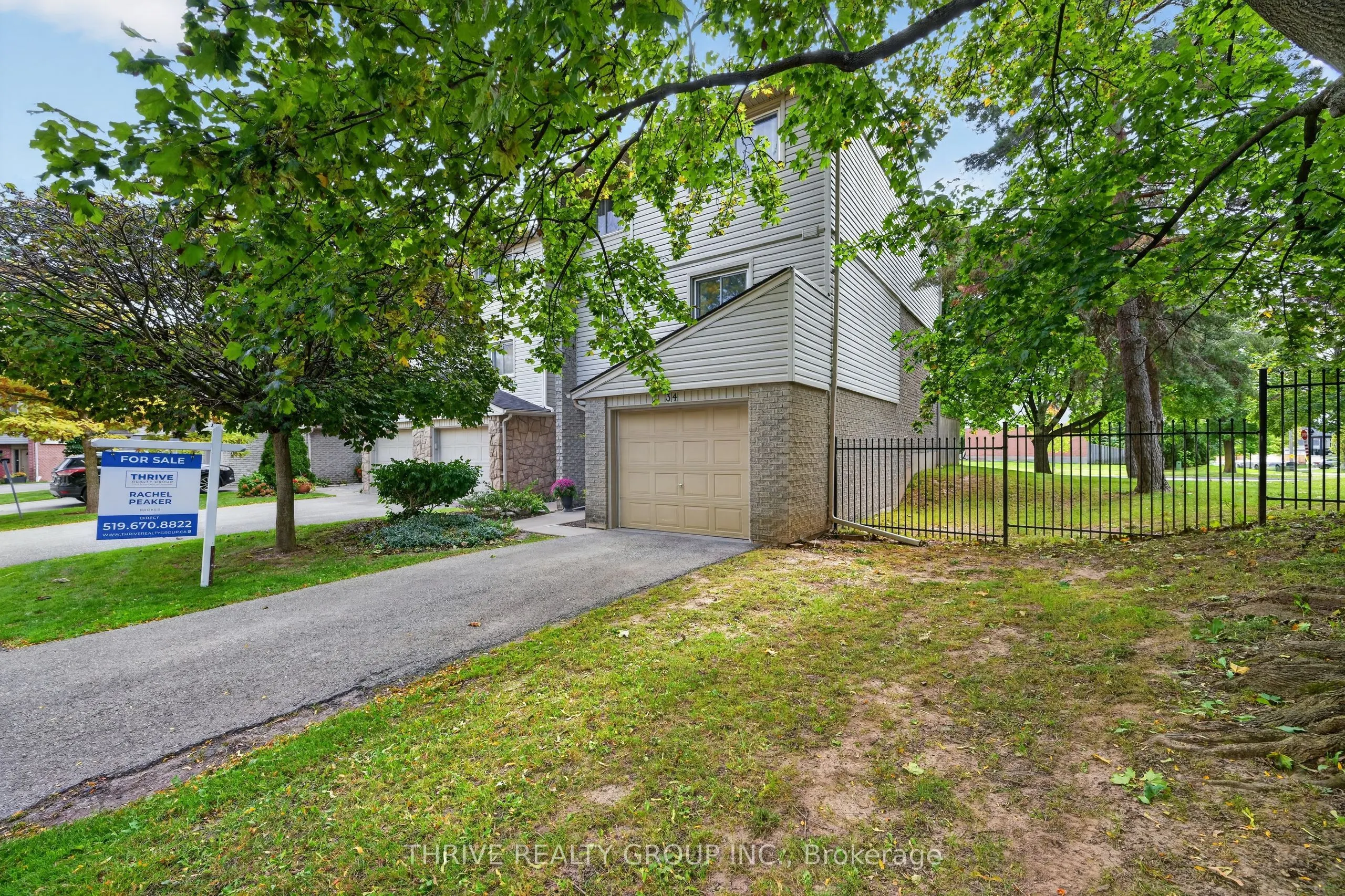 300 Sandringham Crescent #34