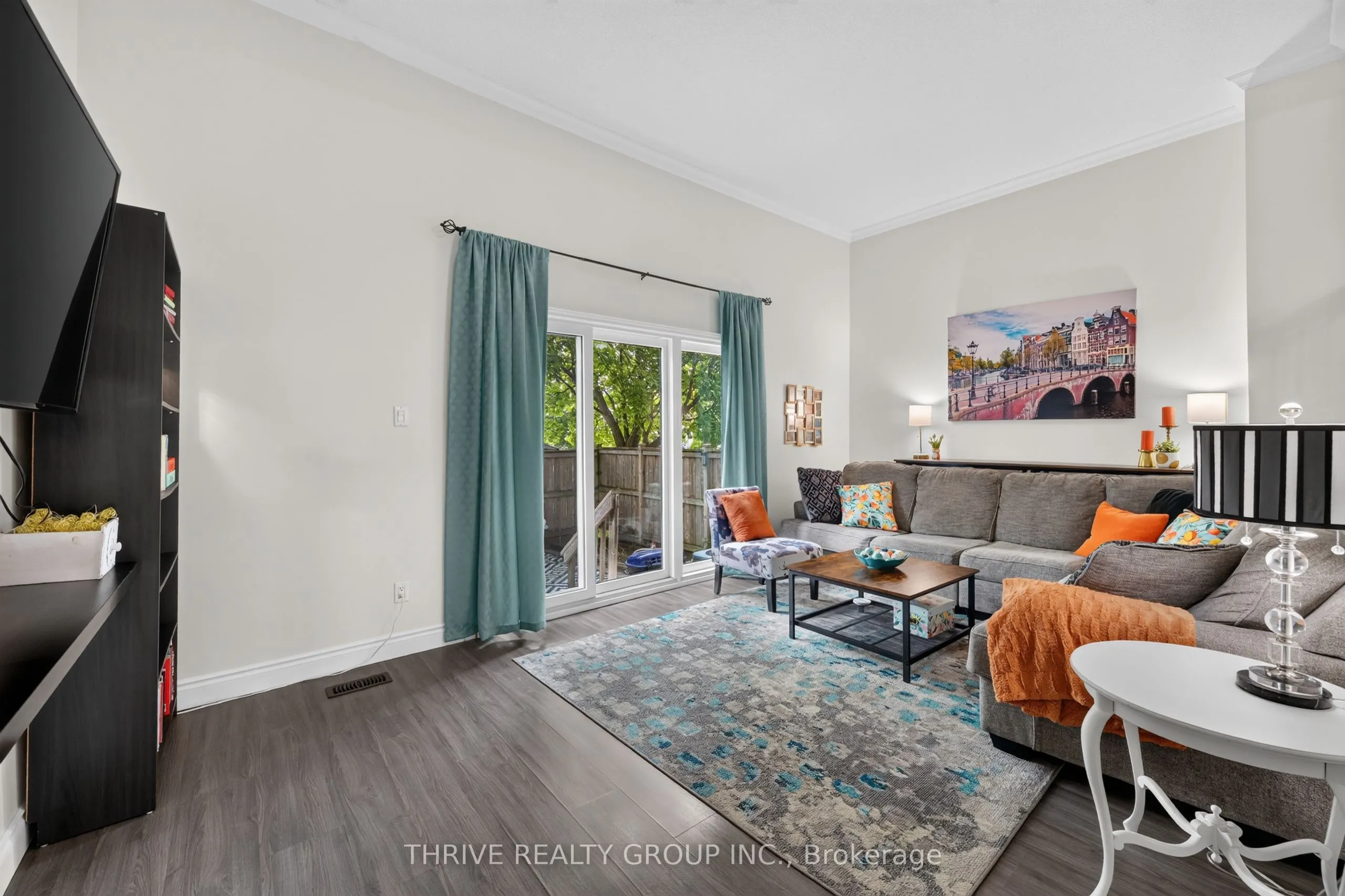 300 Sandringham Crescent #34