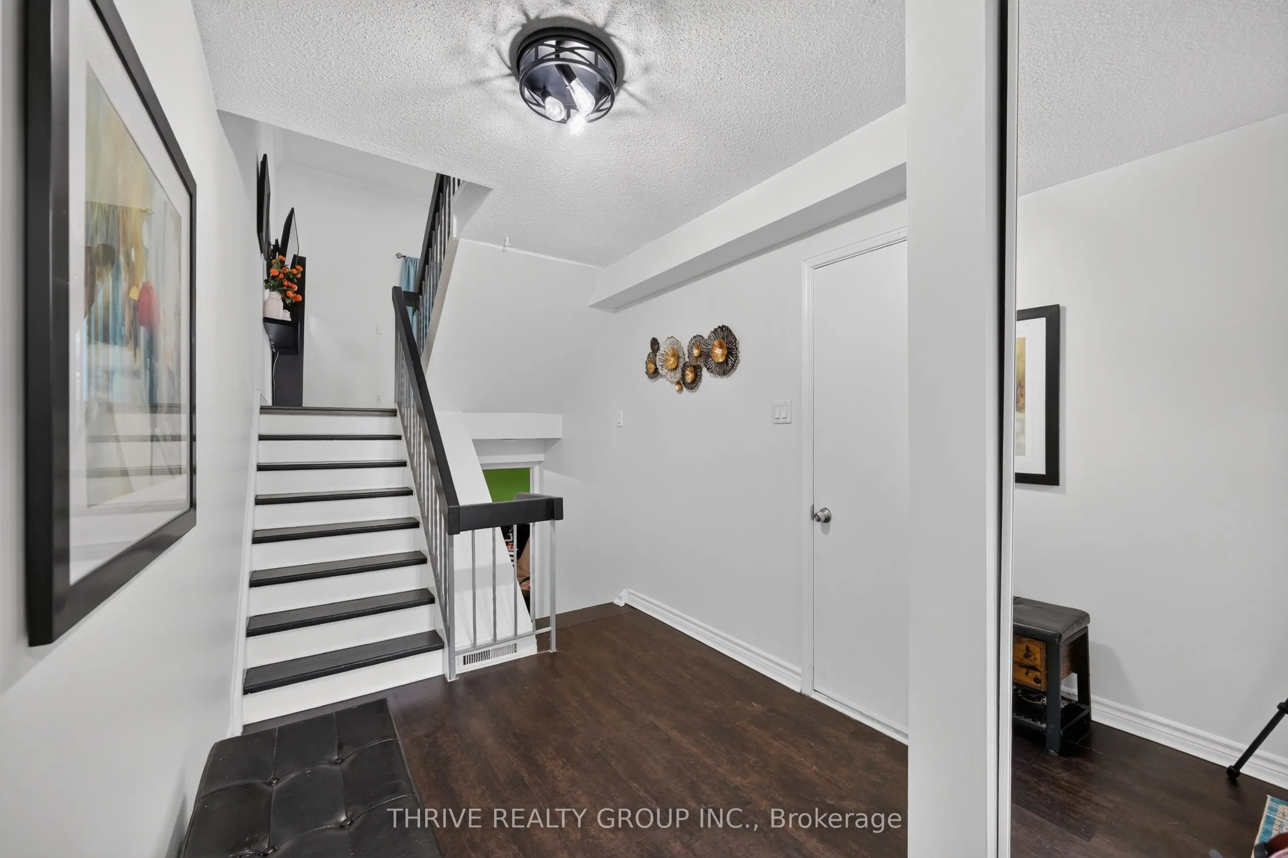 300 Sandringham Crescent #34