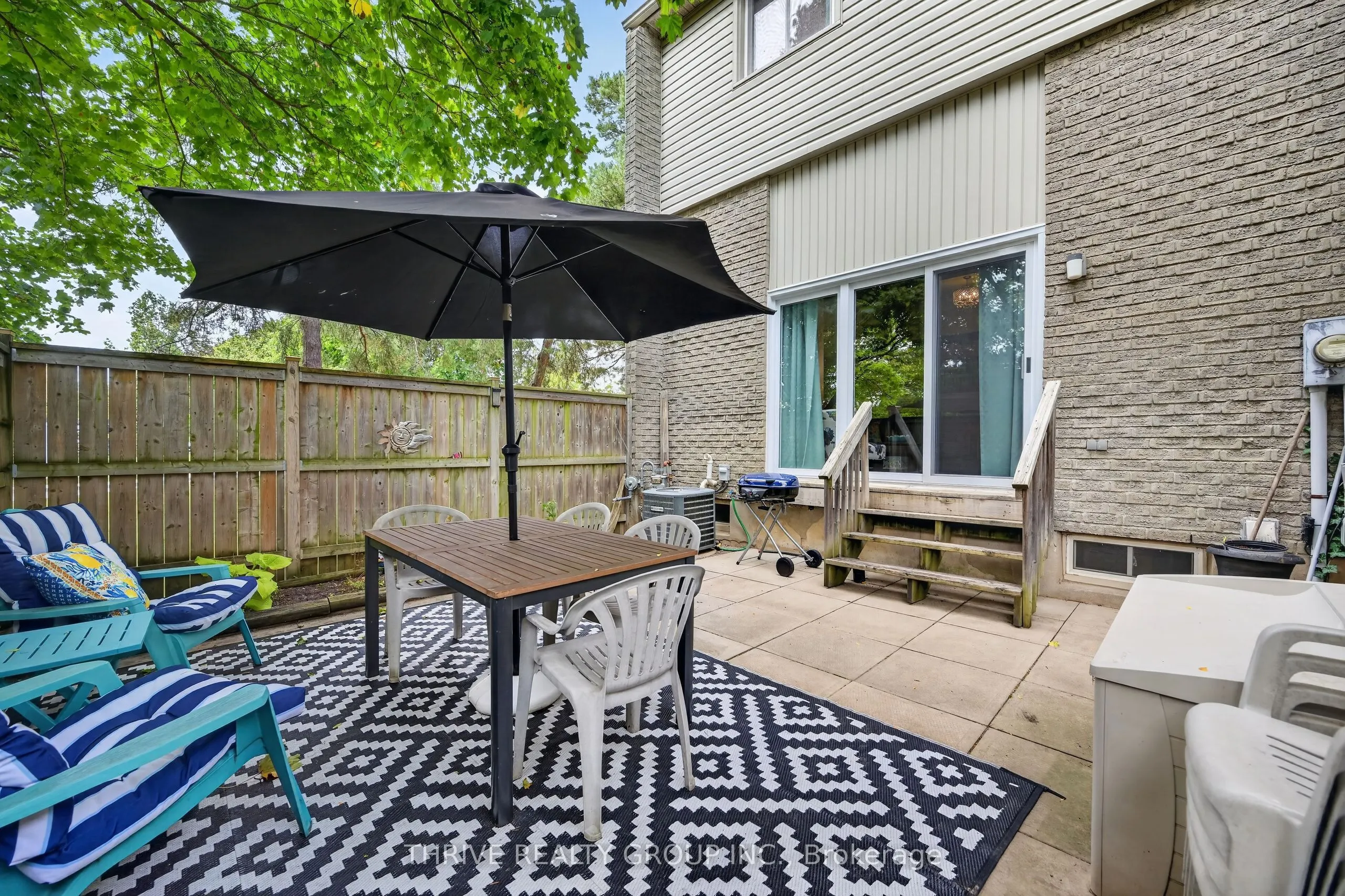 300 Sandringham Crescent #34