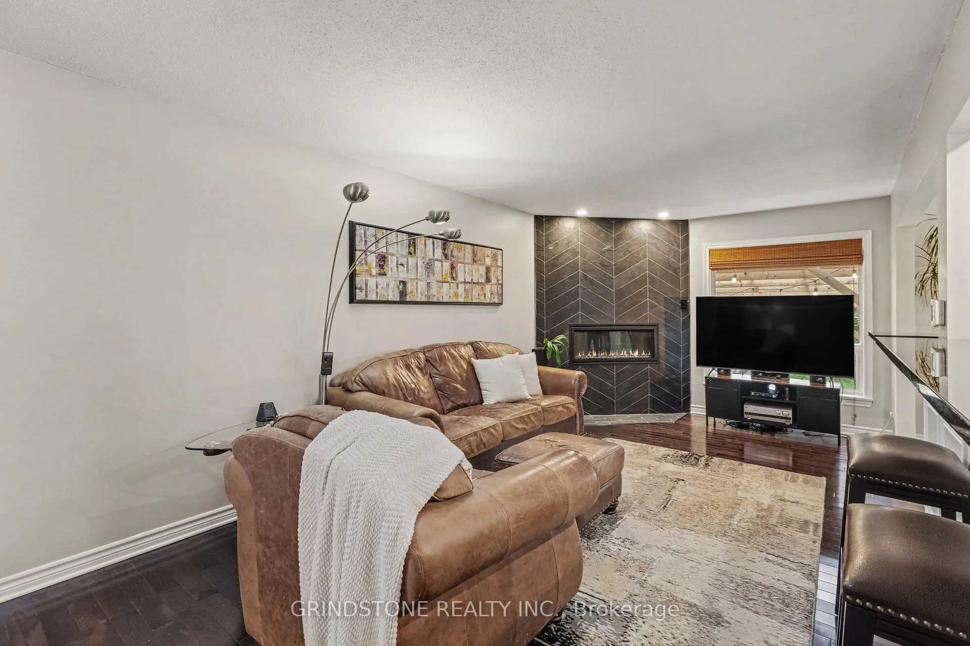 32 Rosegarden Crescent