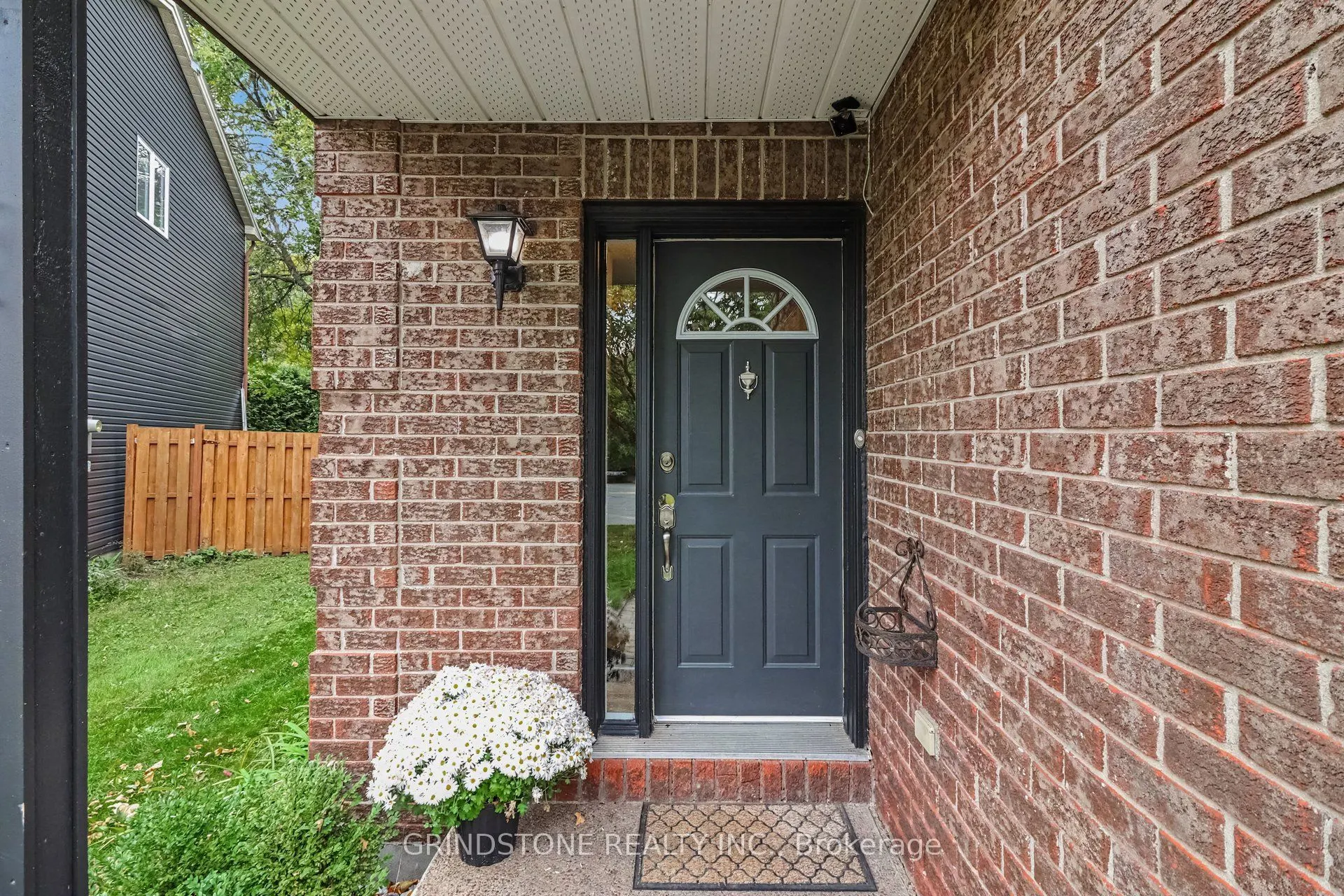 32 Rosegarden Crescent