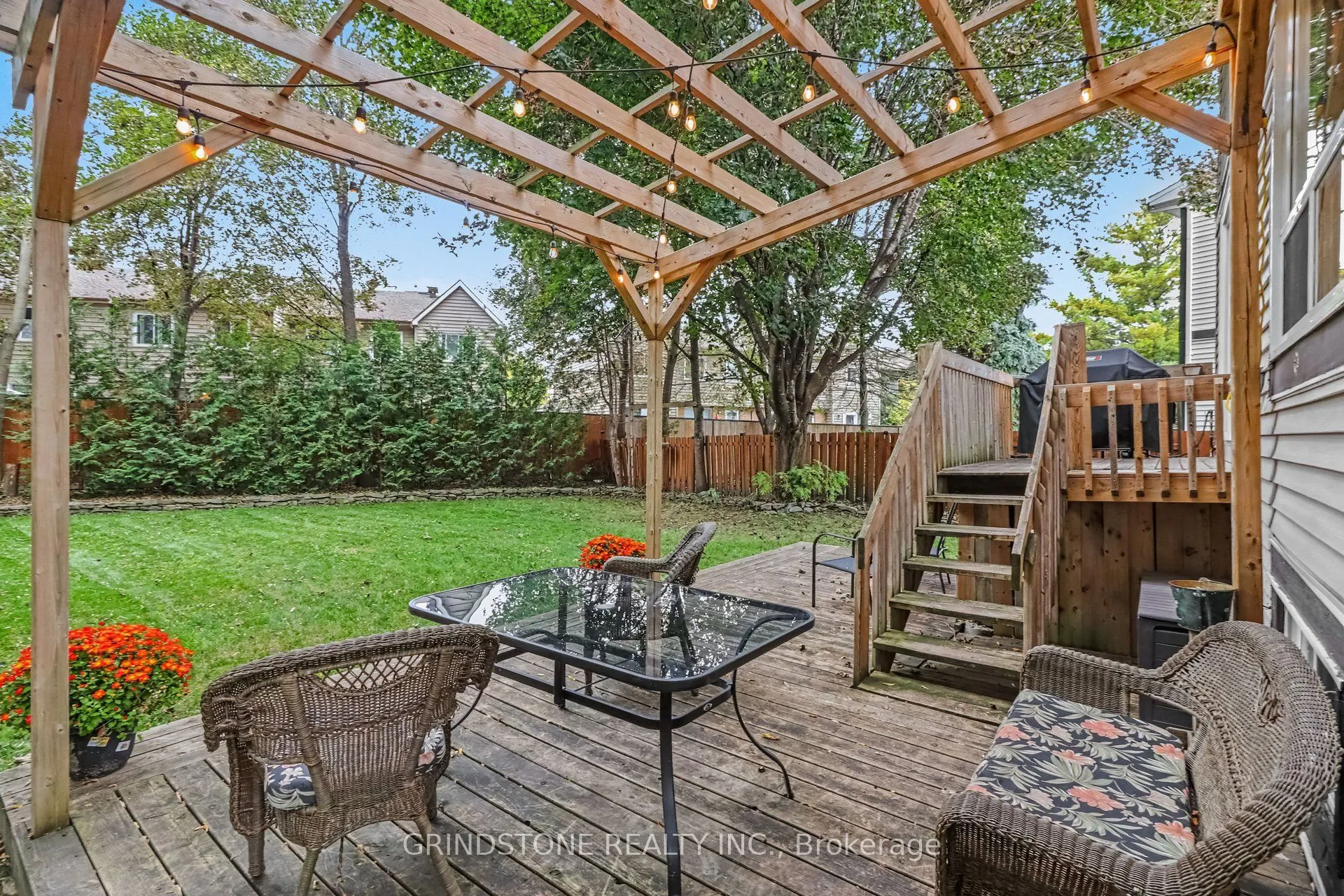 32 Rosegarden Crescent