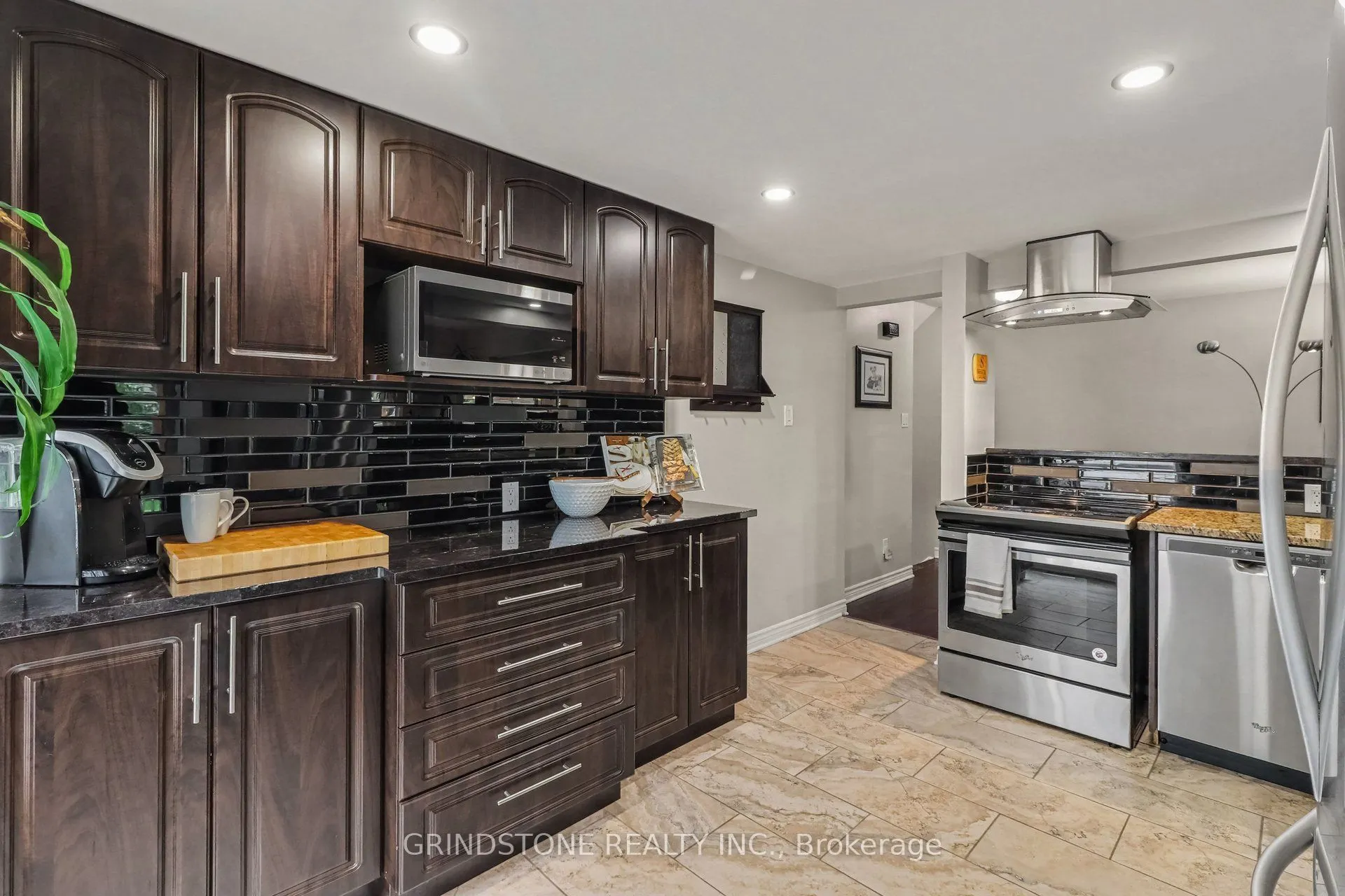 32 Rosegarden Crescent