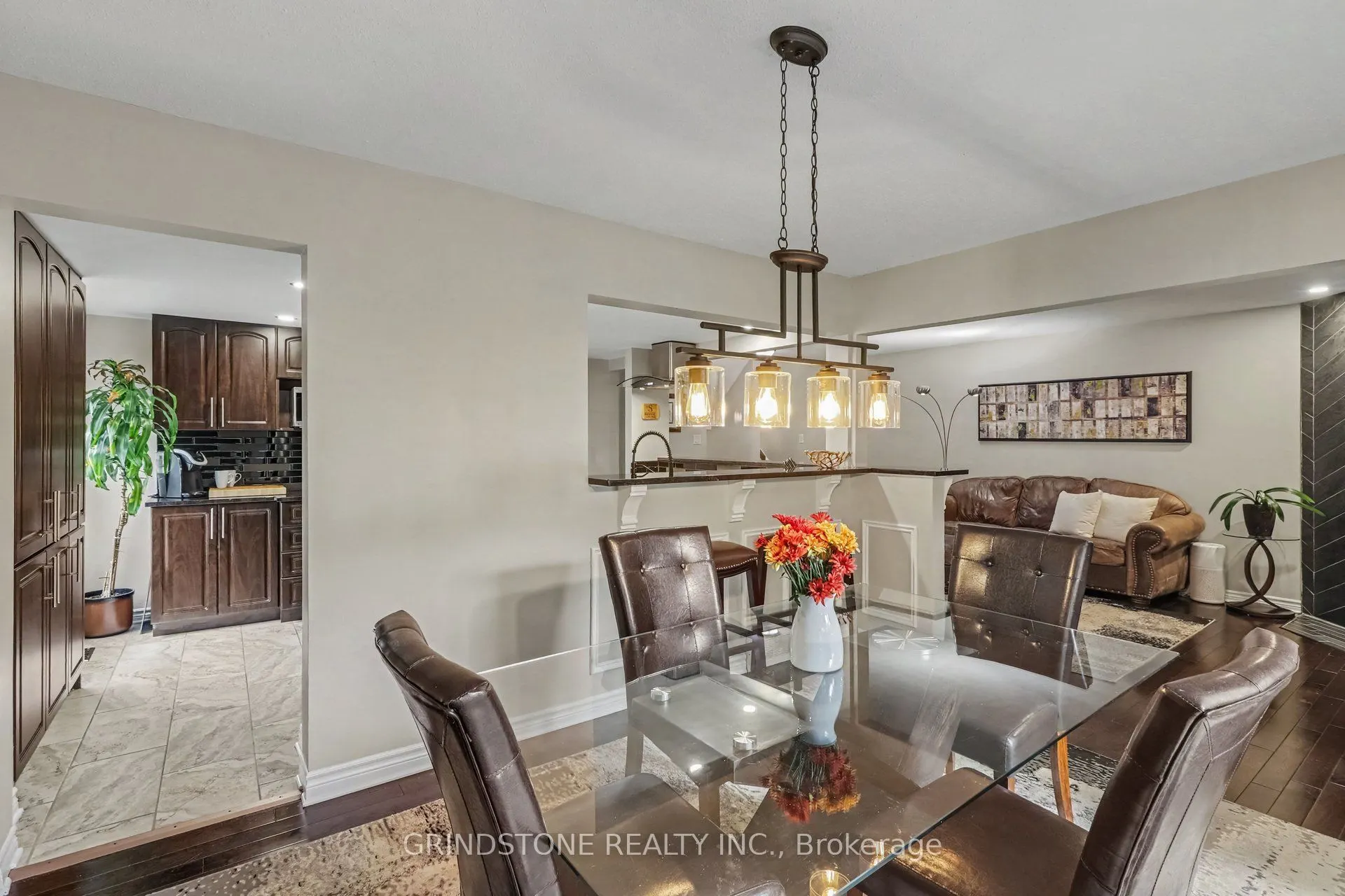 32 Rosegarden Crescent
