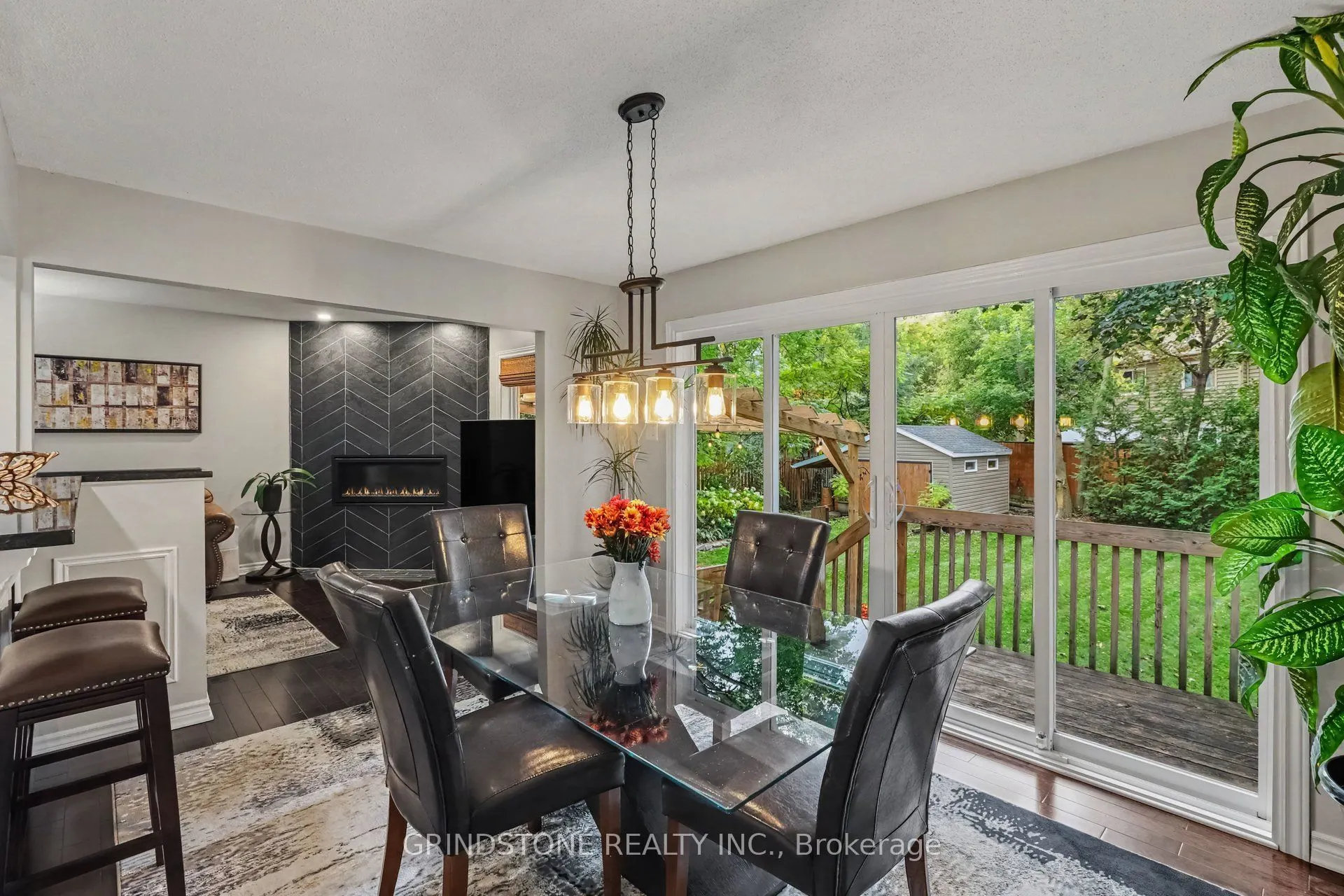 32 Rosegarden Crescent