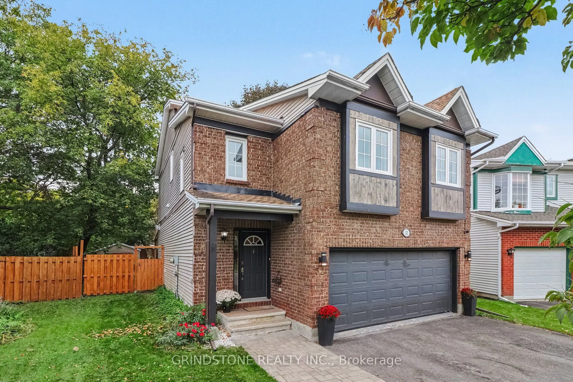 32 Rosegarden Crescent