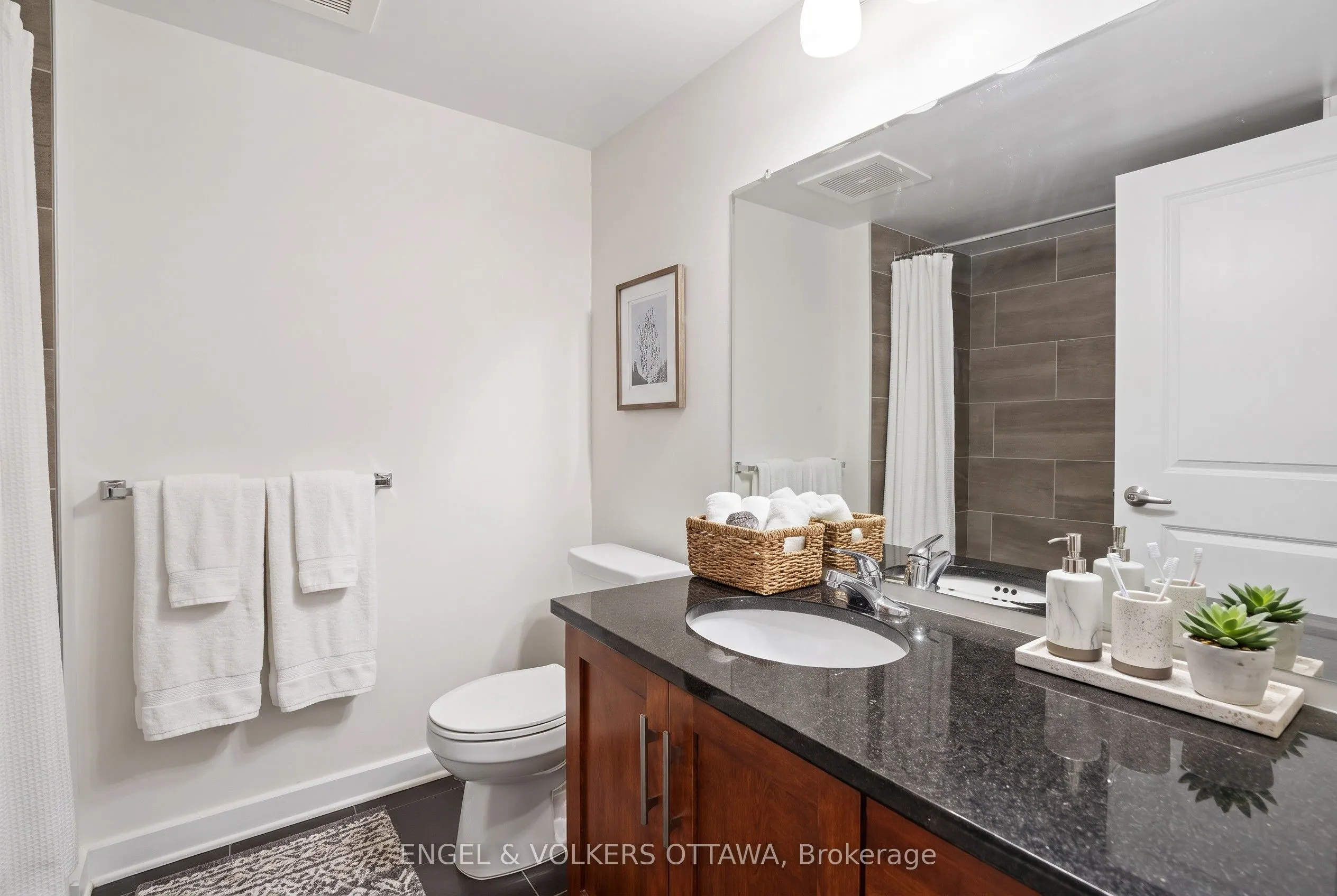 138 Somerset Street W #408