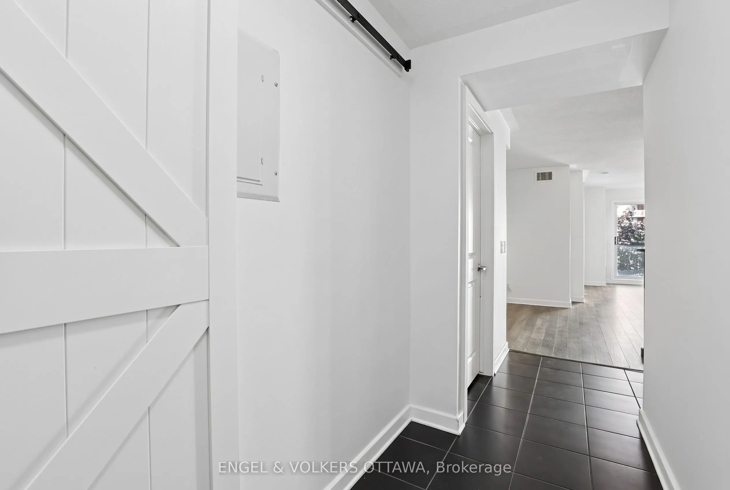 138 Somerset Street W #408