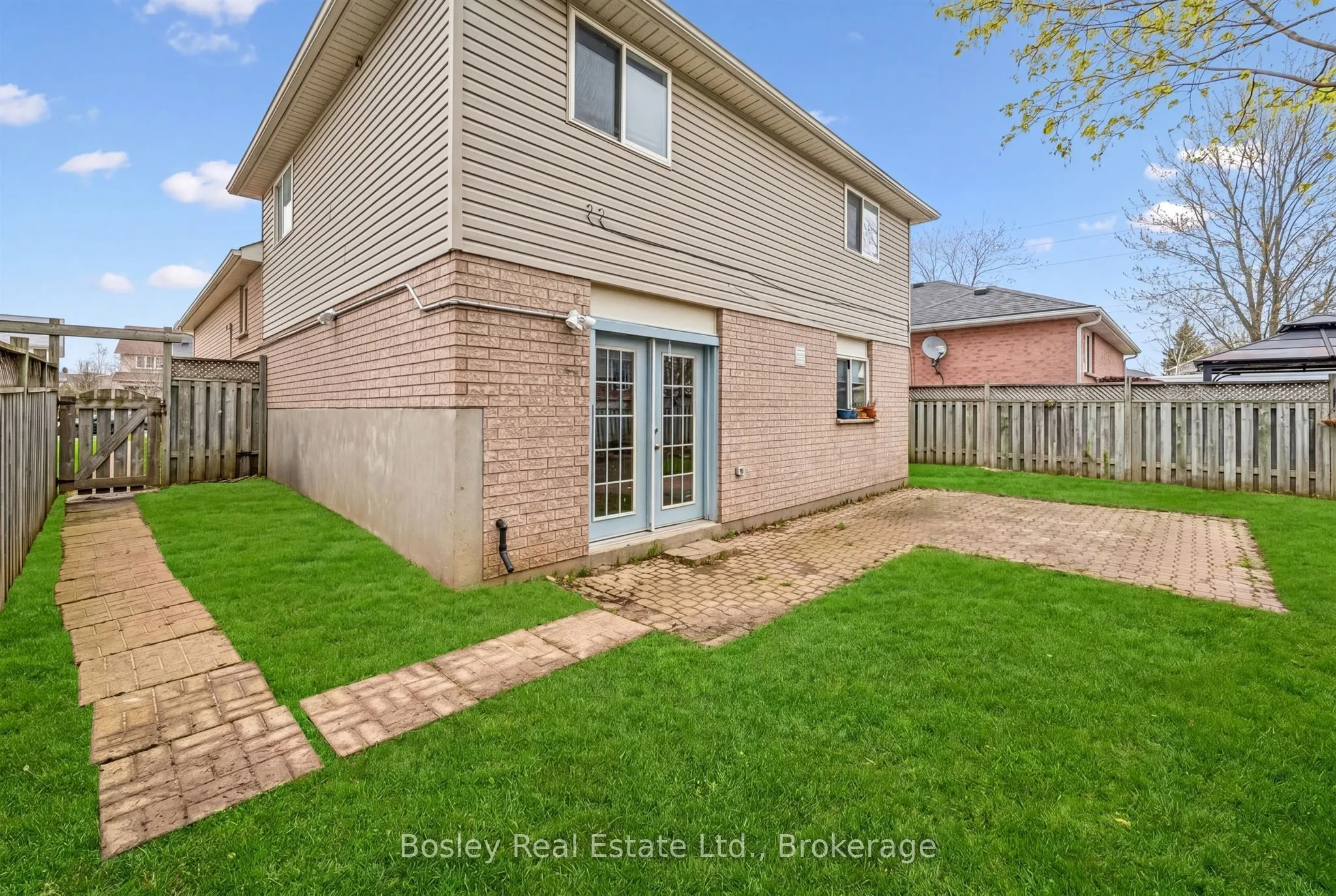 4 Hayward Crescent