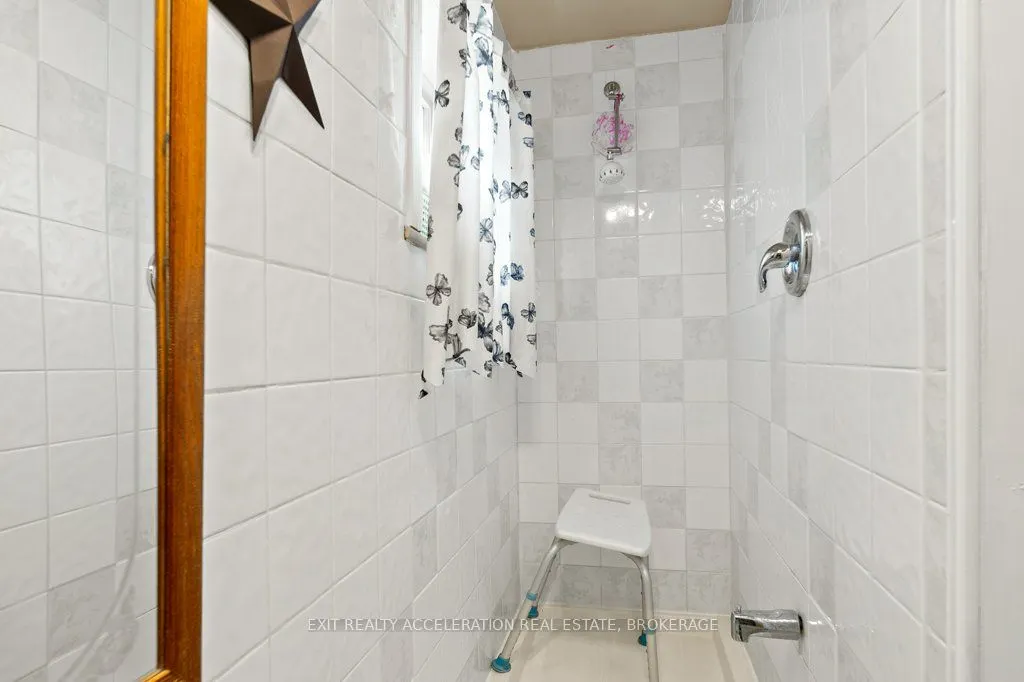1125 County Rd 1 E