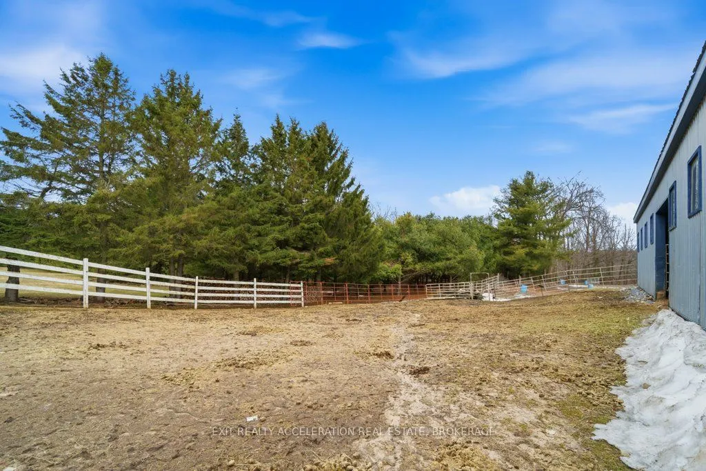 1125 County Rd 1 E