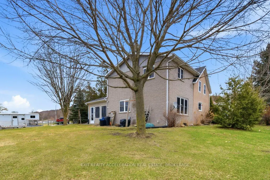 1125 County Rd 1 E