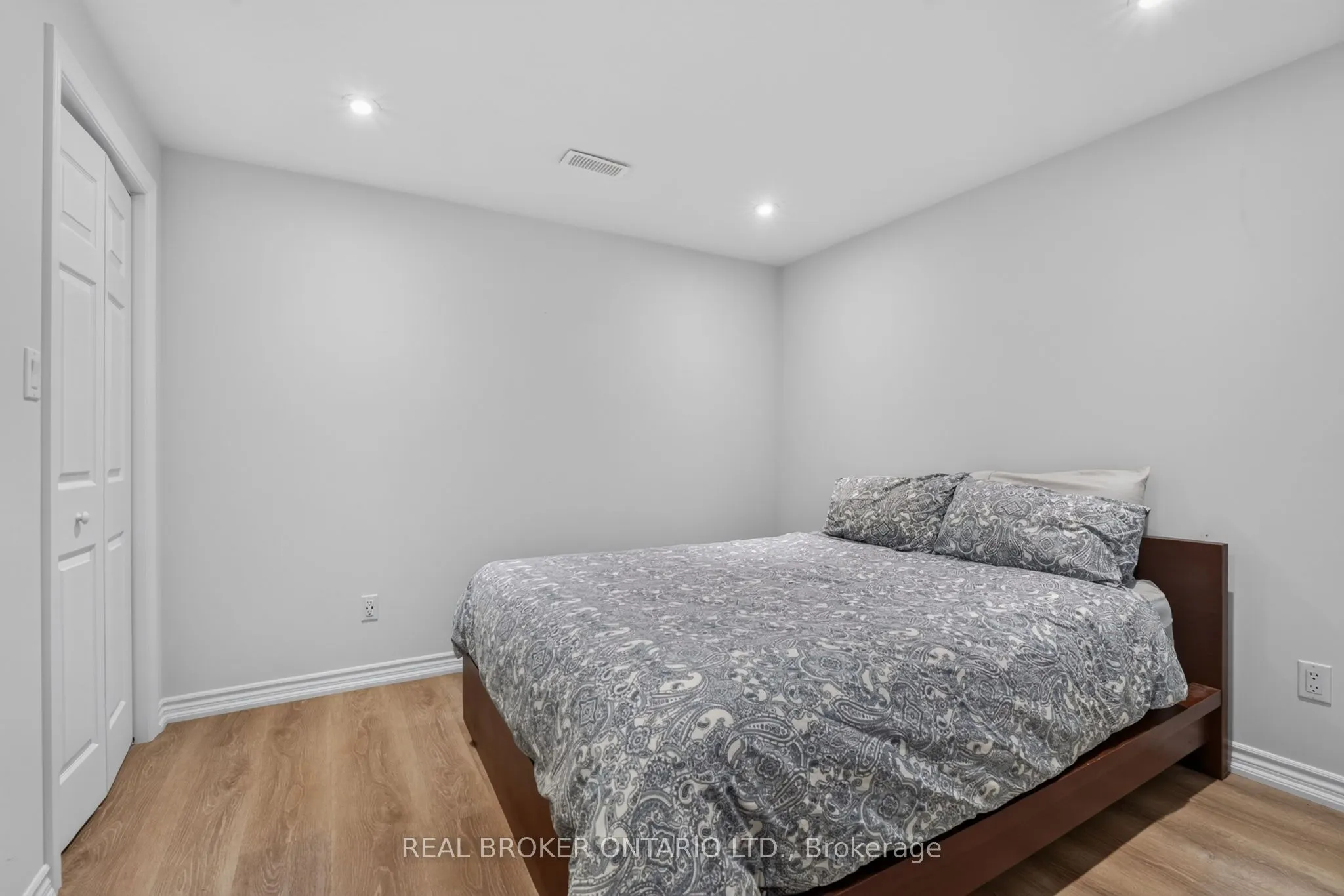 4890 Allan Court