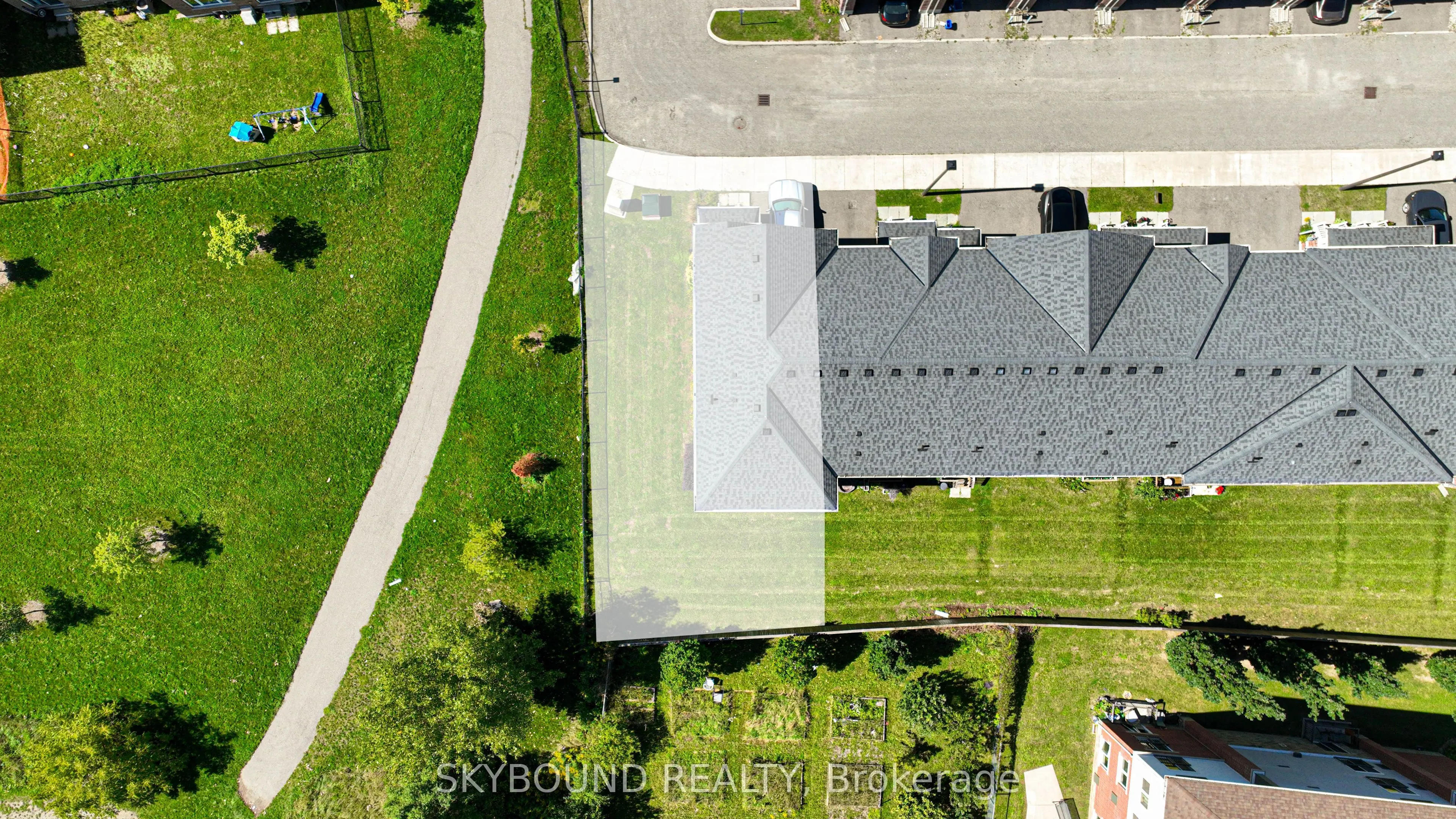 395 Linden Drive #8