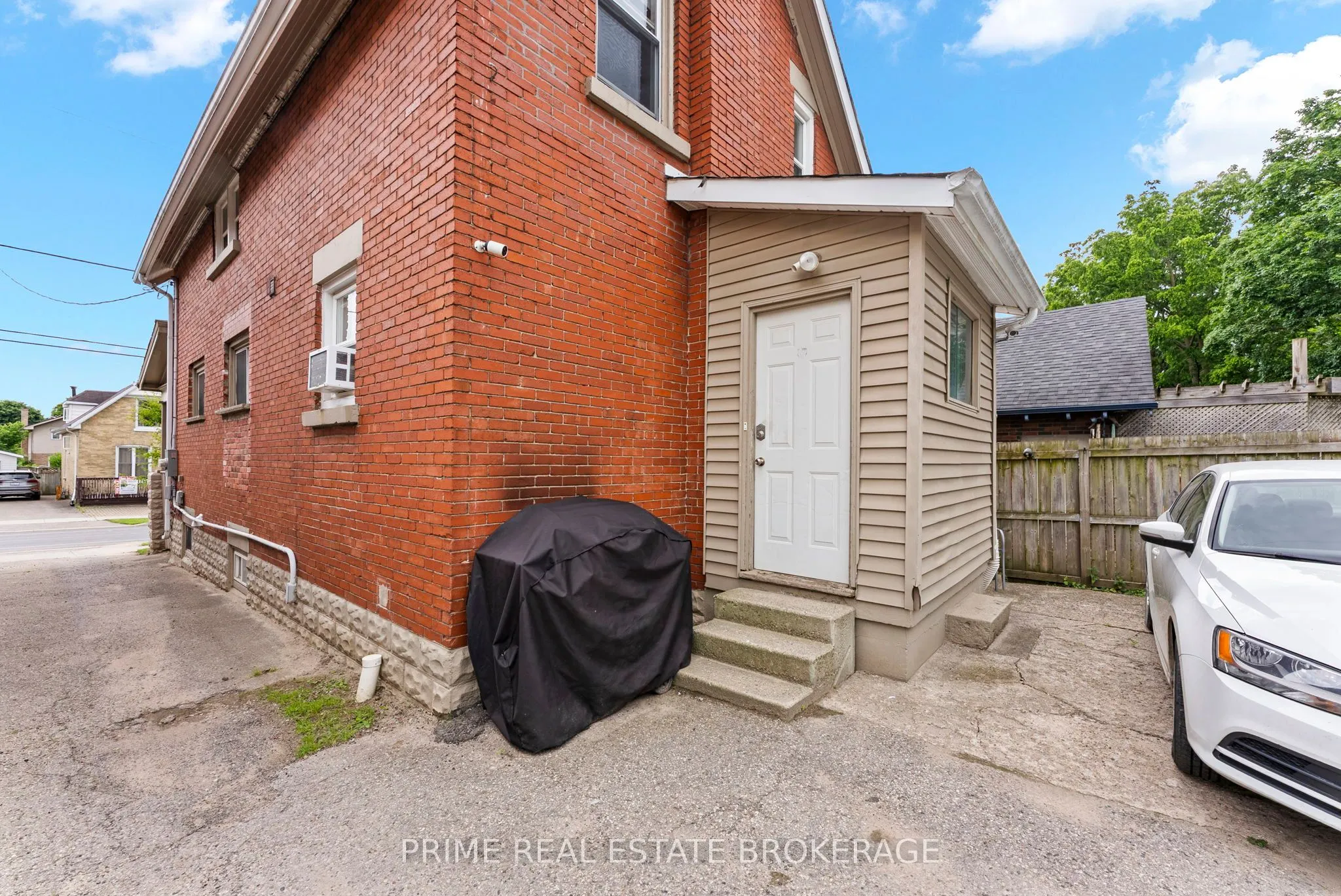 1032 Trafalgar Street