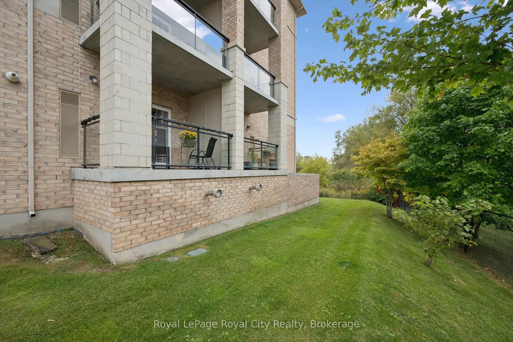 1077 Gordon Street #142