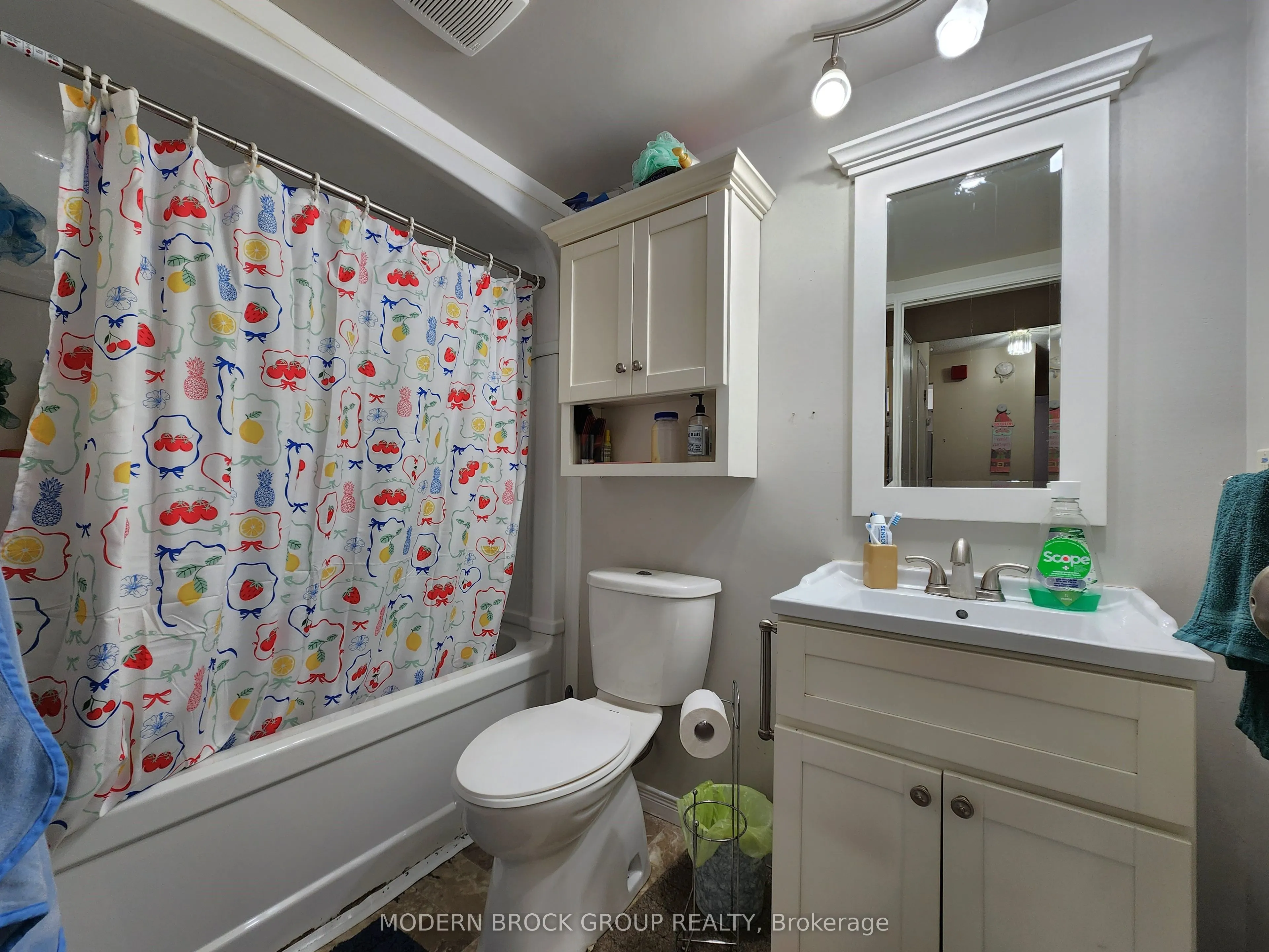 14 Charlotte Place #14