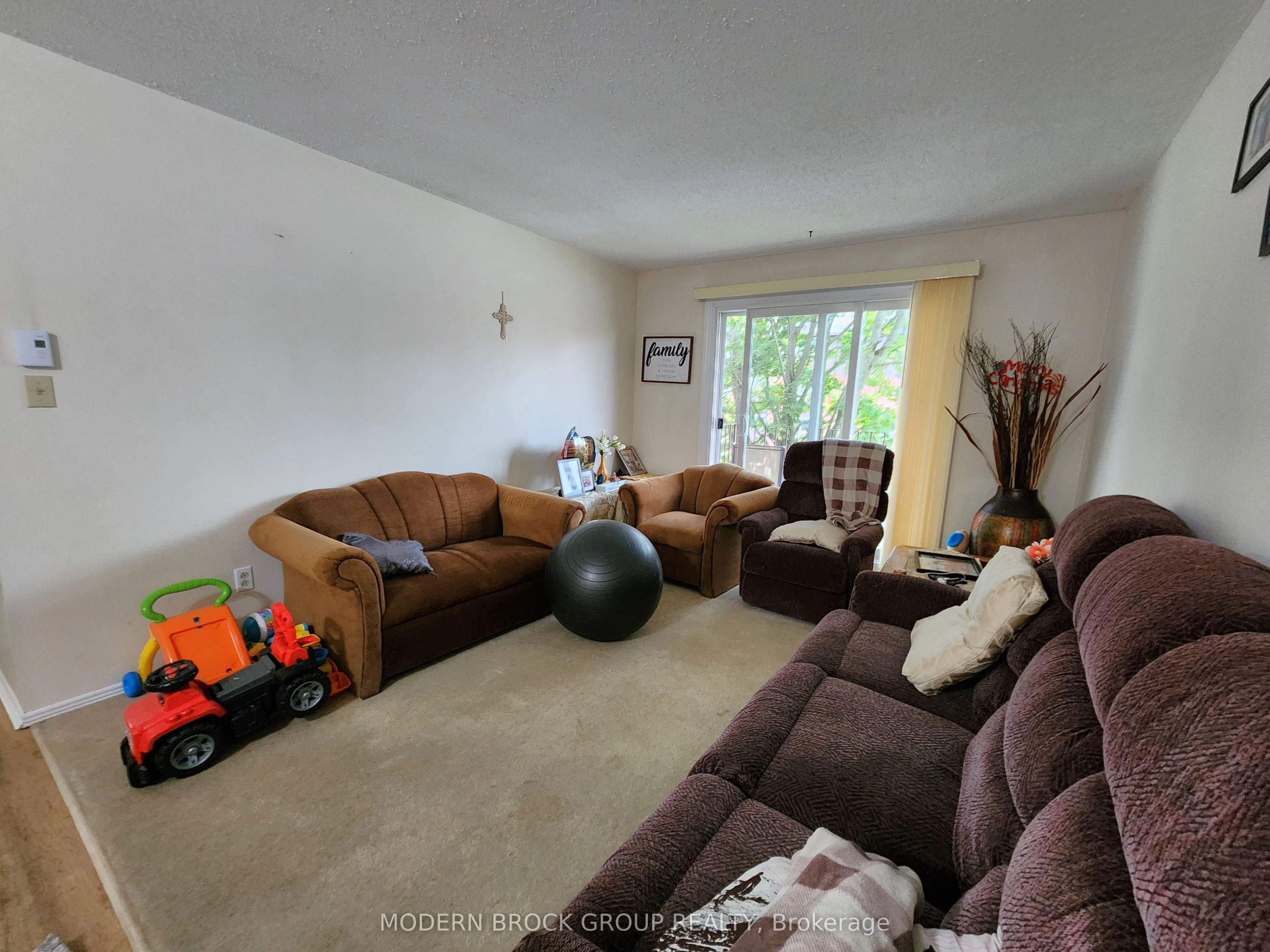 14 Charlotte Place #14