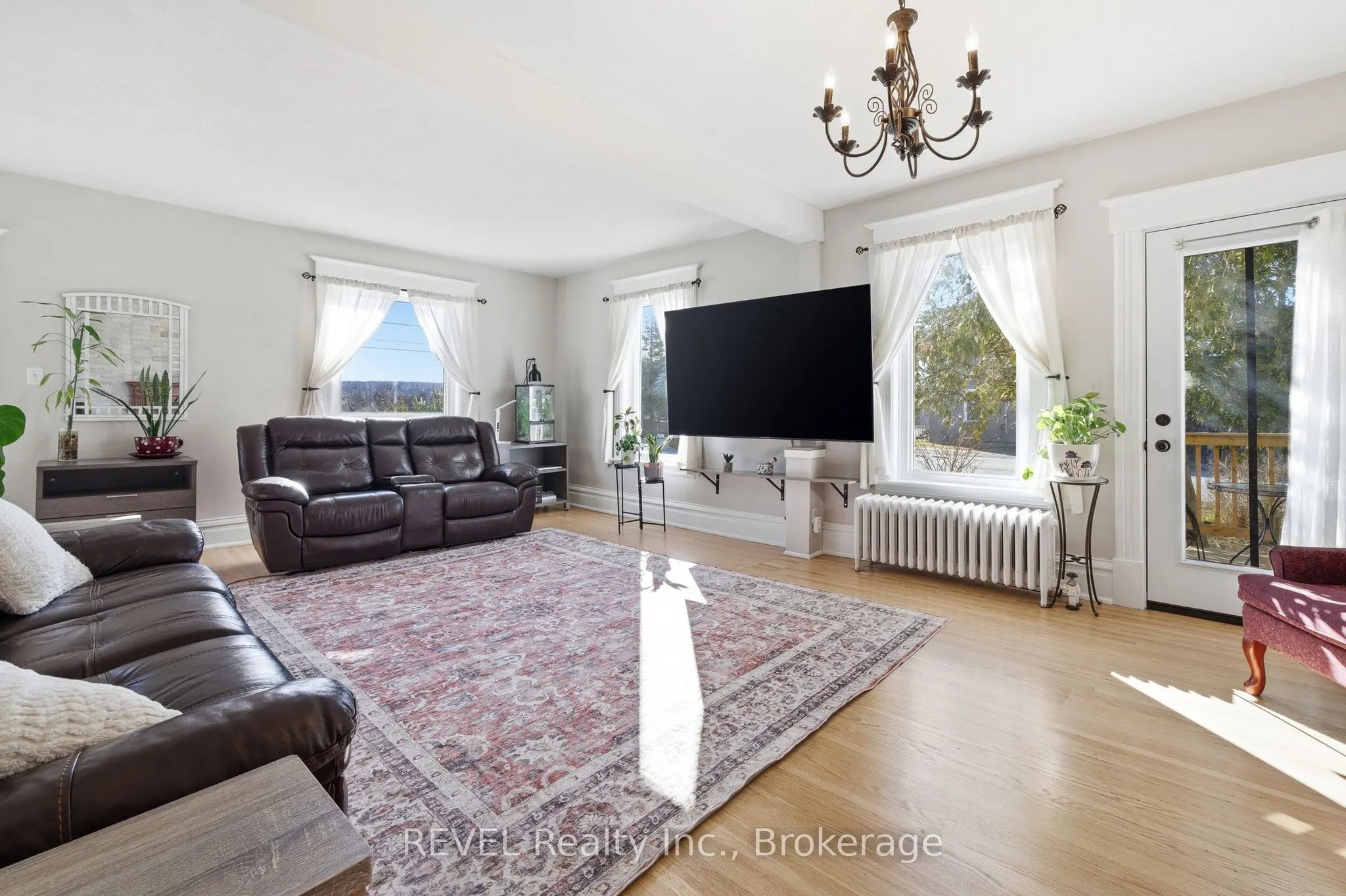 39 Trent Street N