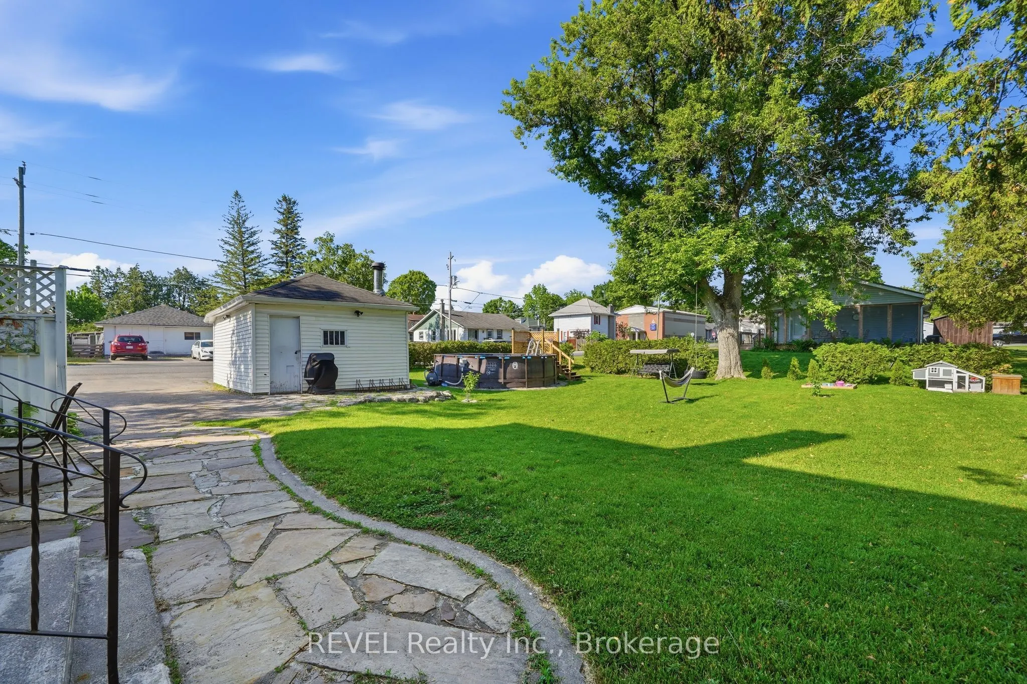 39 Trent Street N