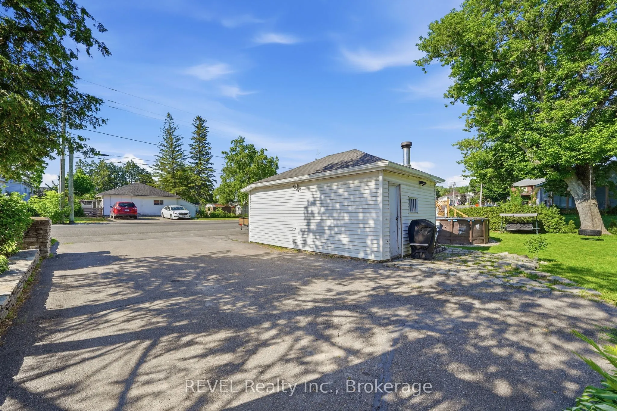 39 Trent Street N