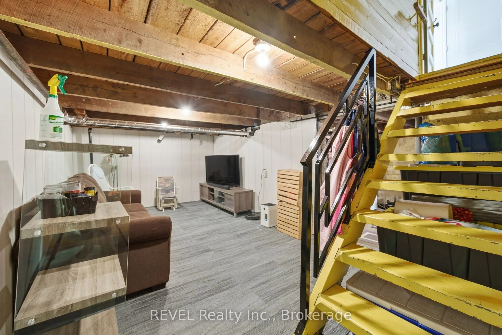 39 Trent Street N