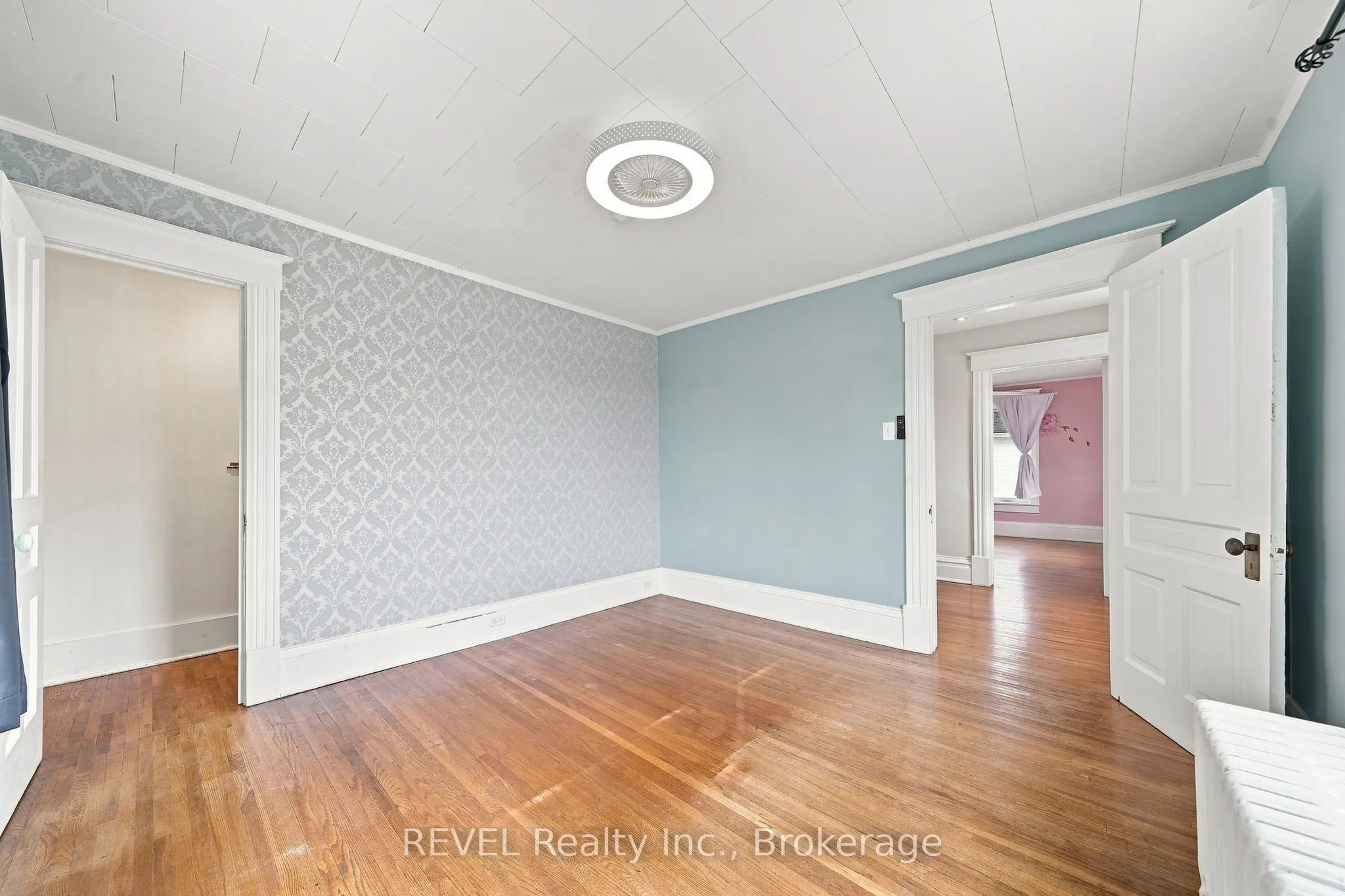 39 Trent Street N