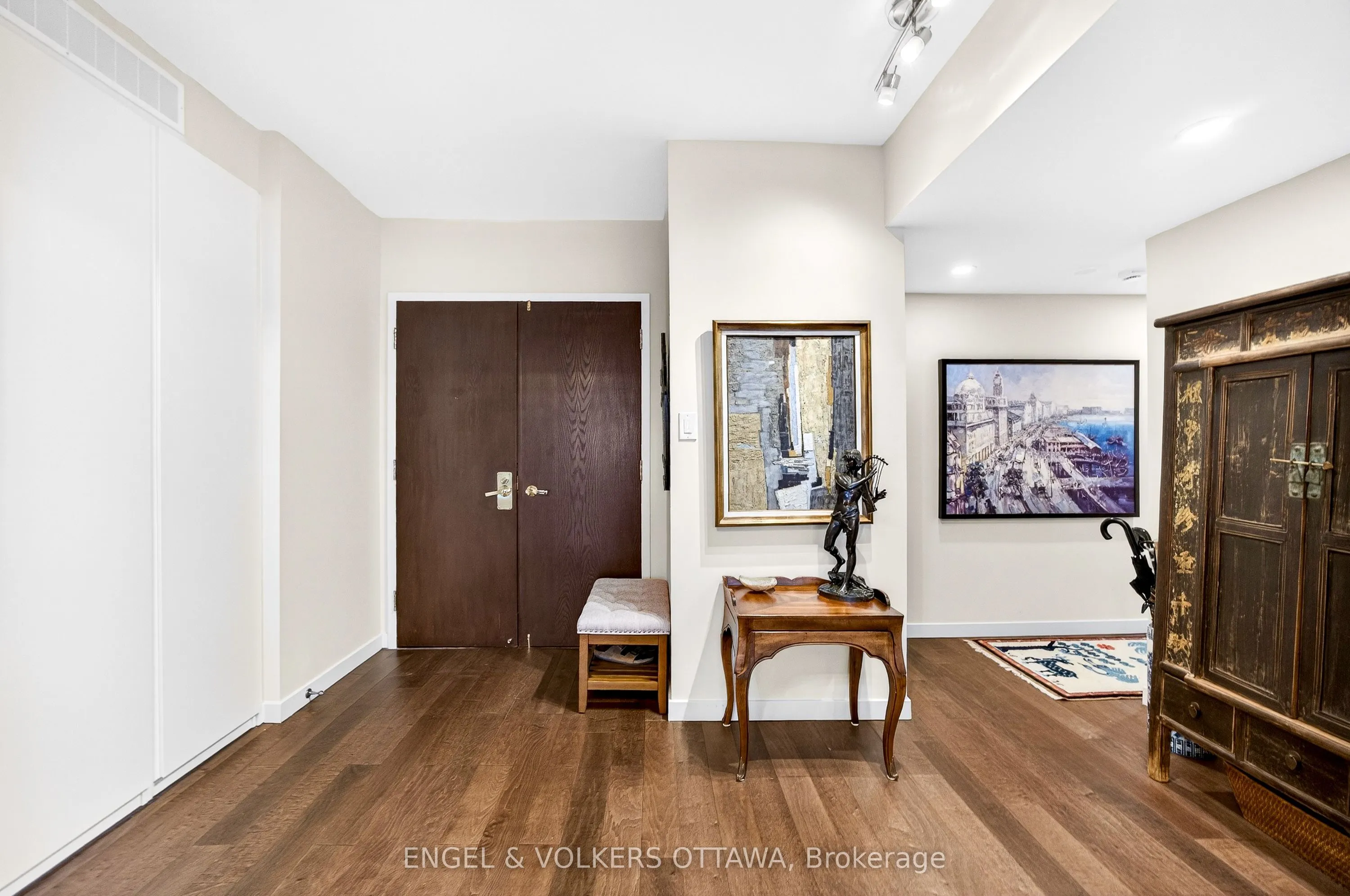 160 George Street #2404