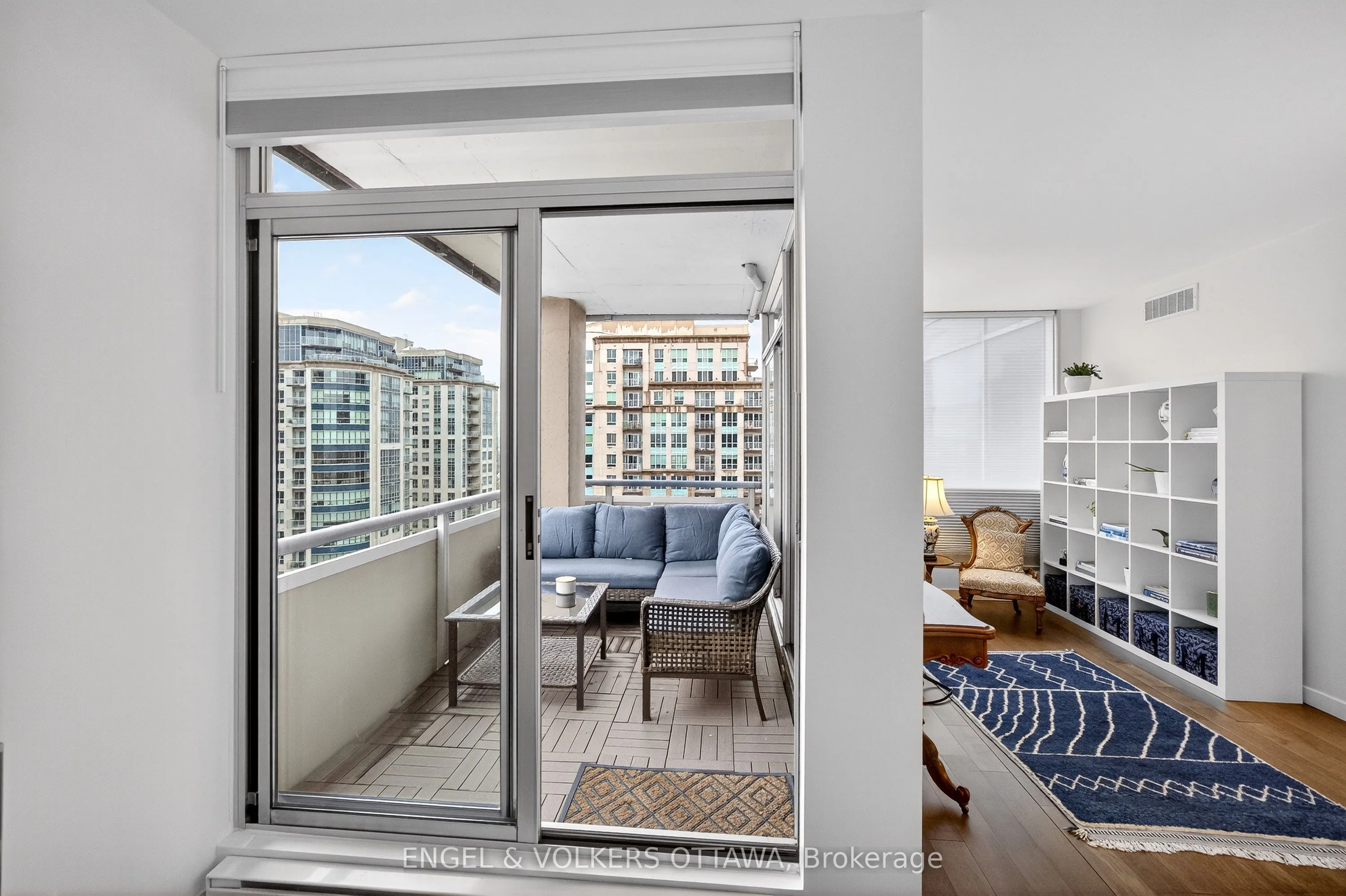 160 George Street #2404