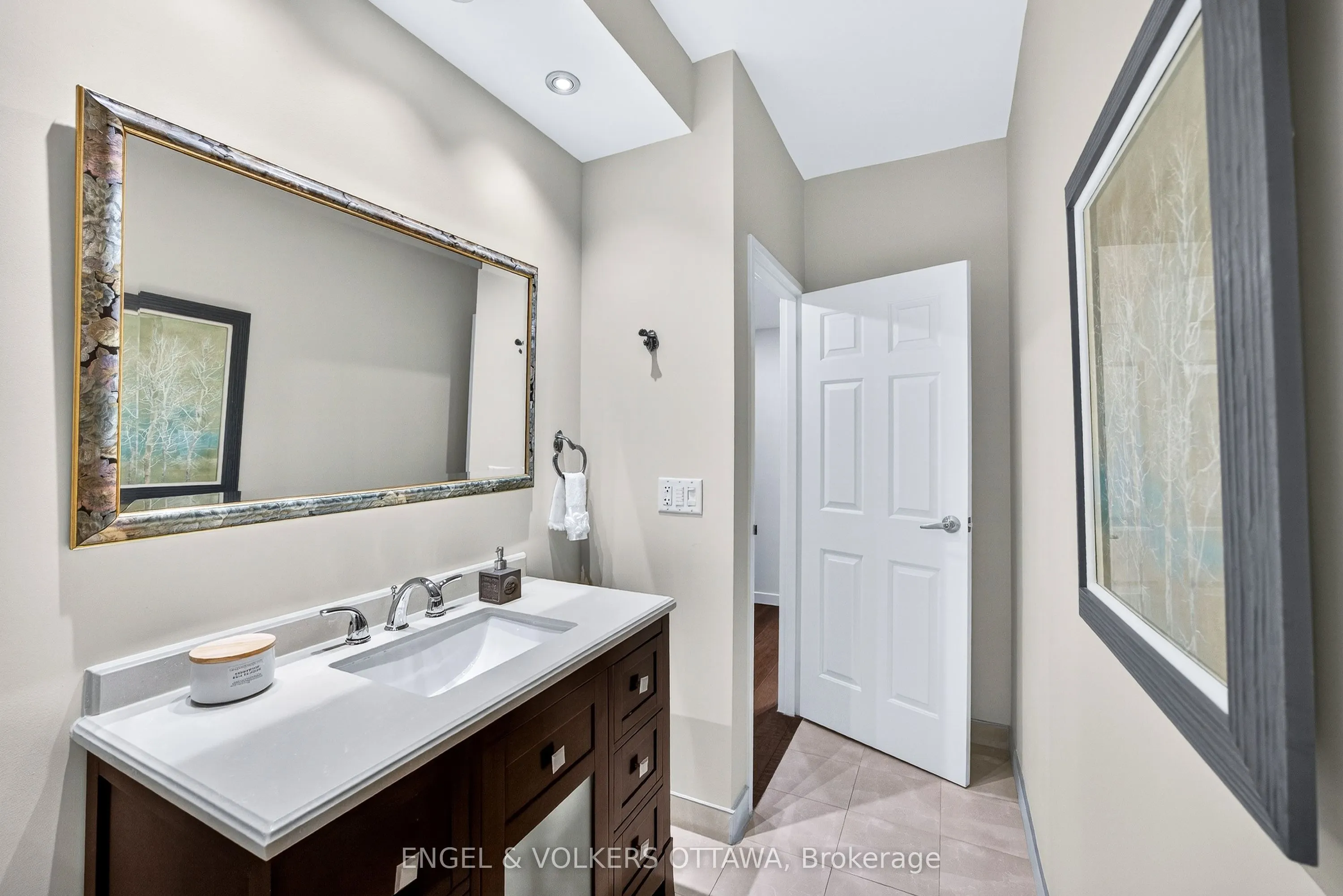 160 George Street #2404