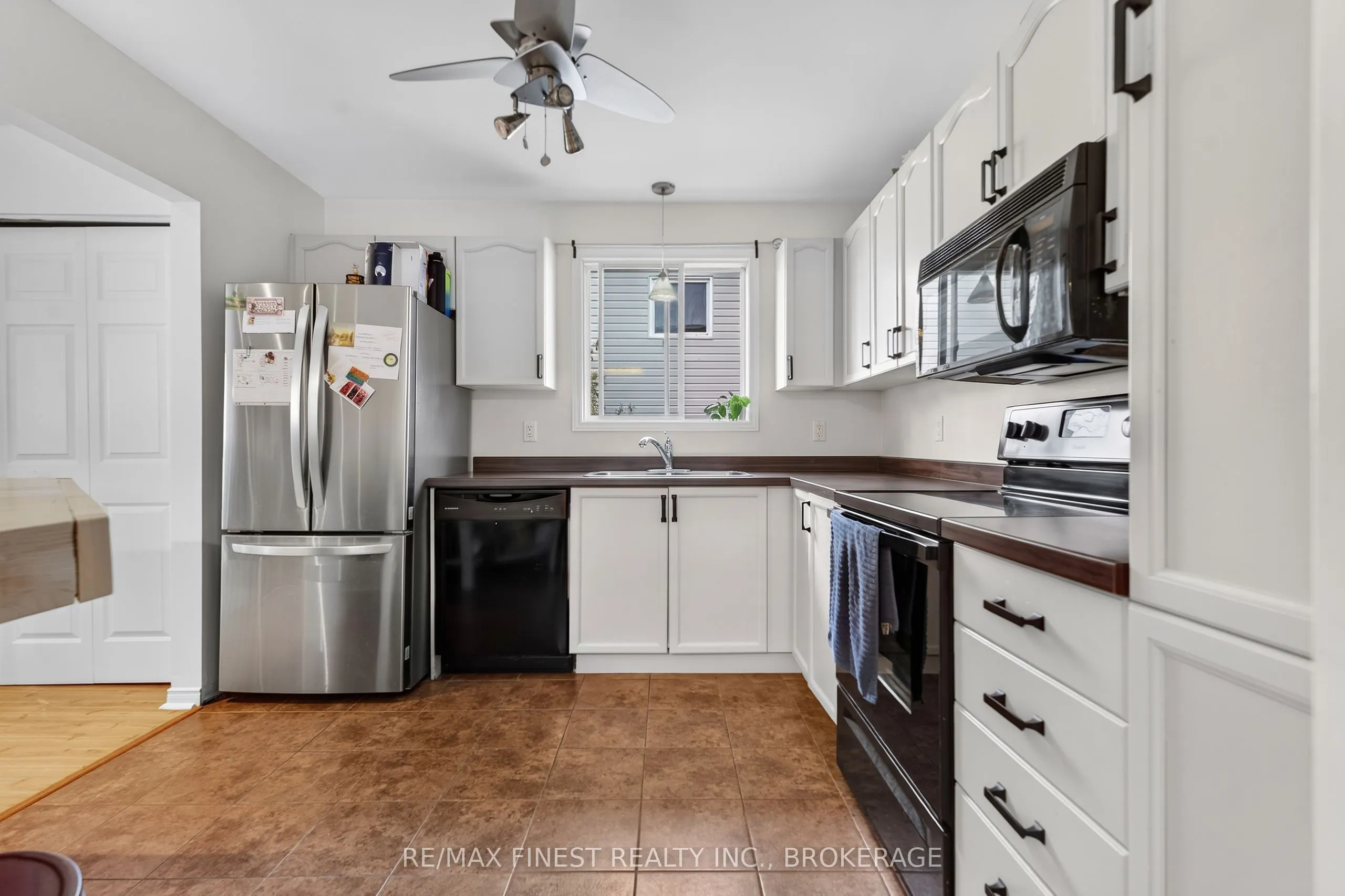984 Waterbury Crescent