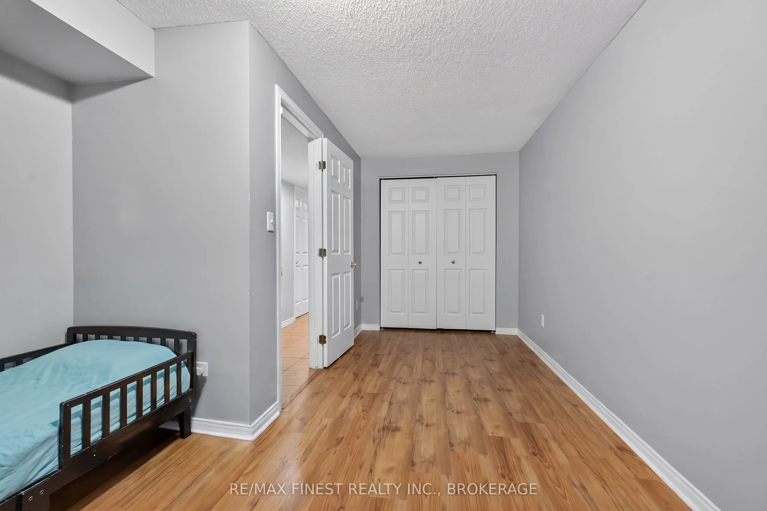 984 Waterbury Crescent