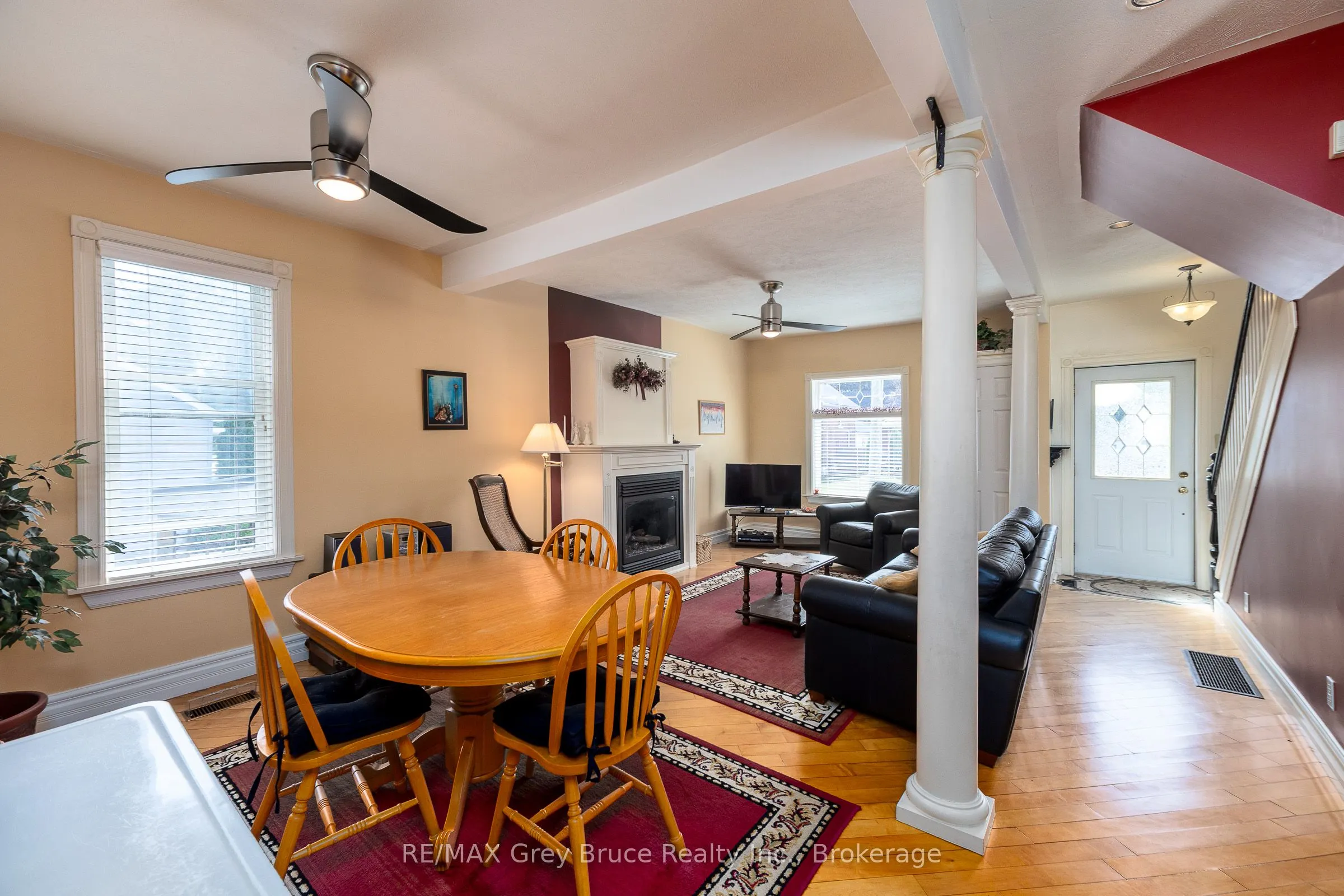 1591 5th Avenue W