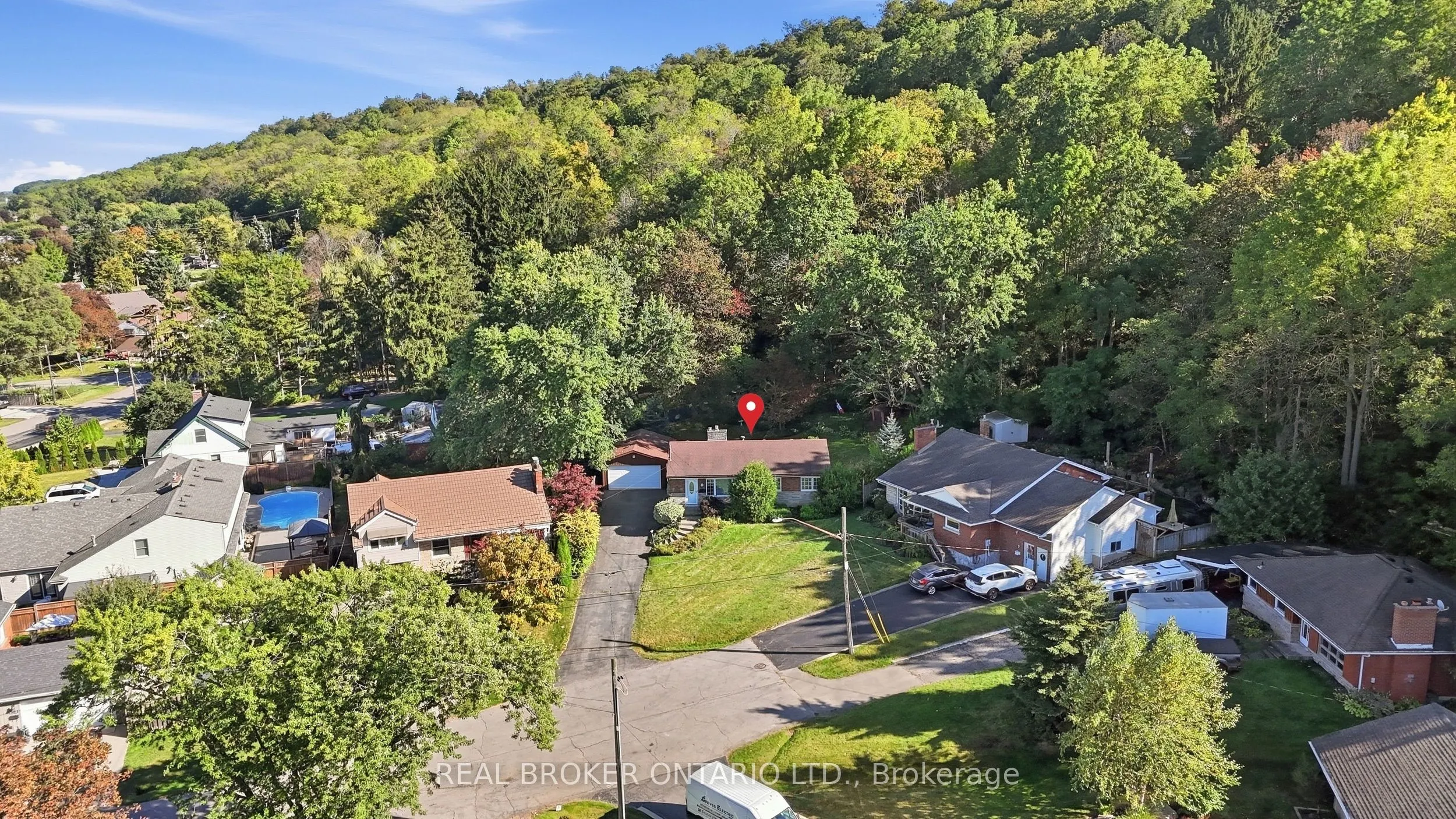8 Hill Place