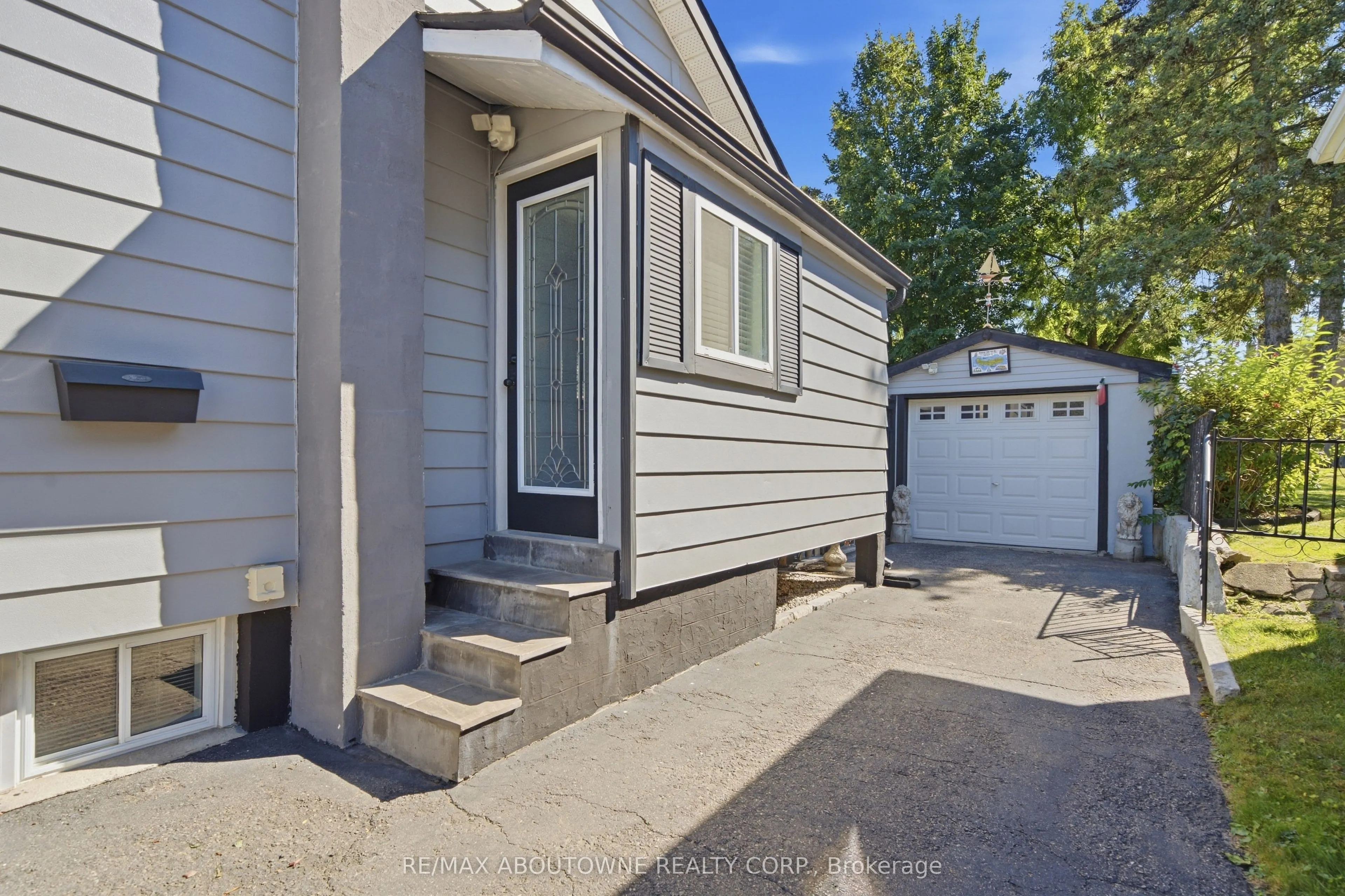 8 Wauchope Avenue