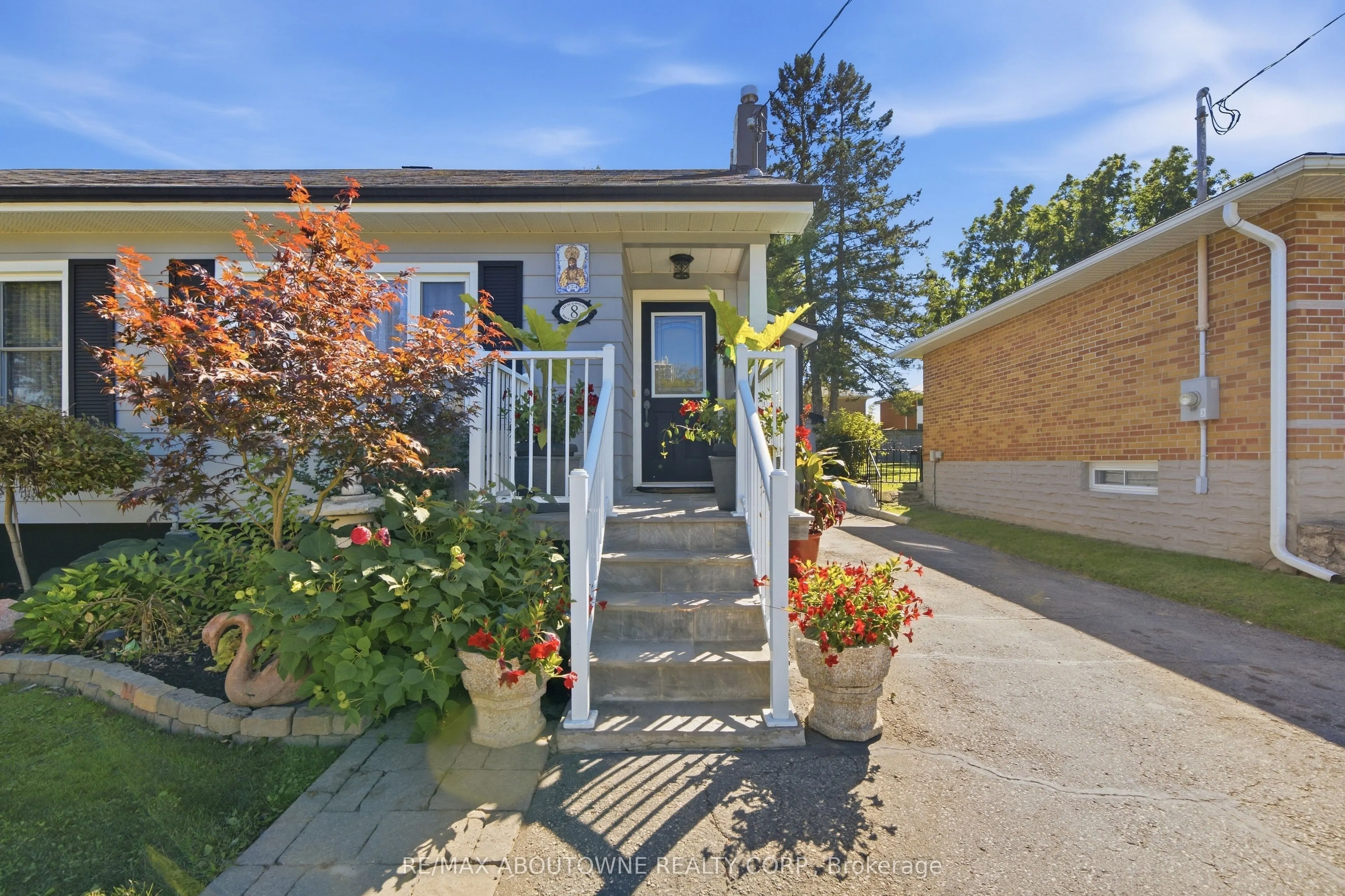 8 Wauchope Avenue