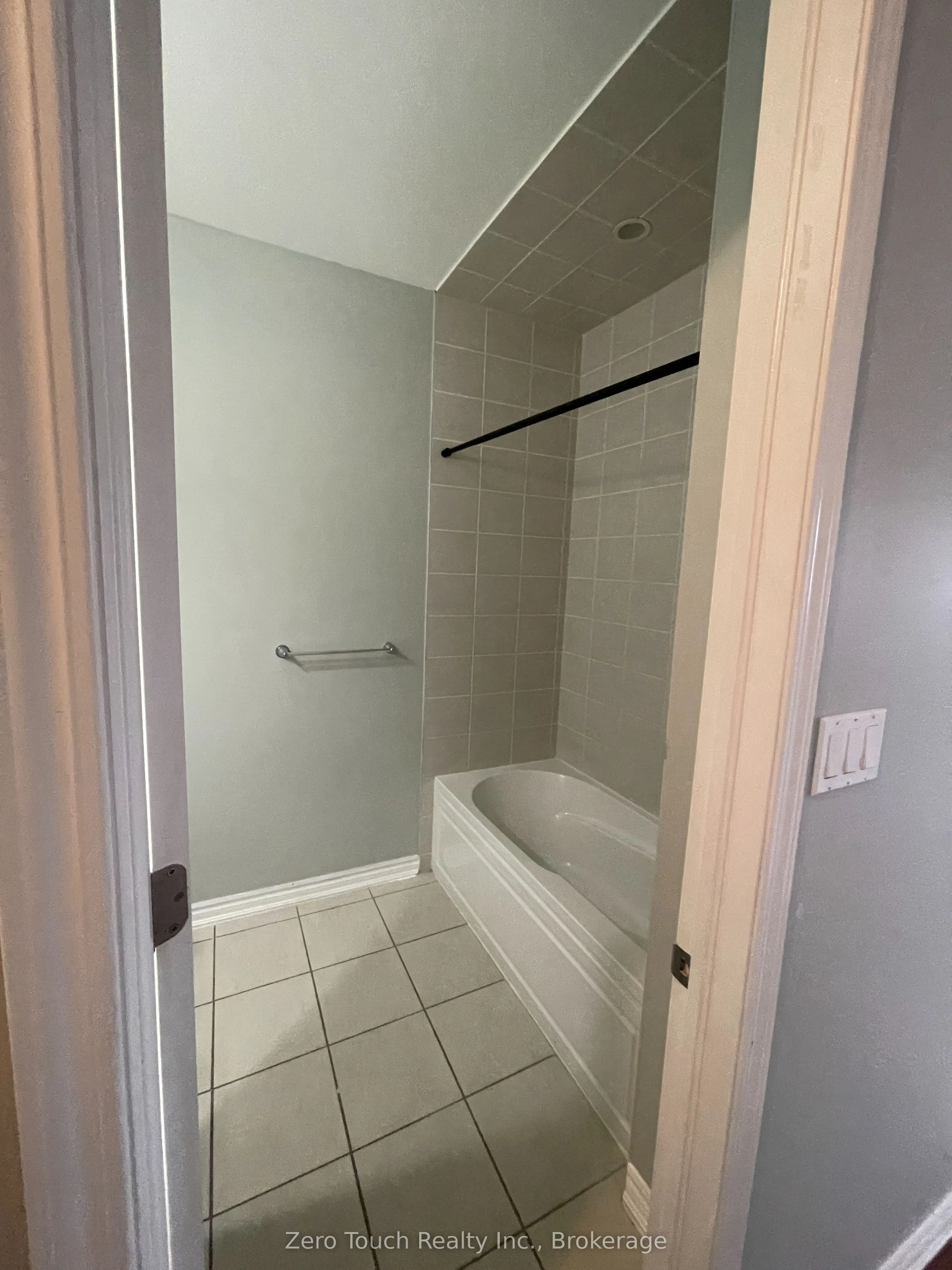 127 Watermill Street W