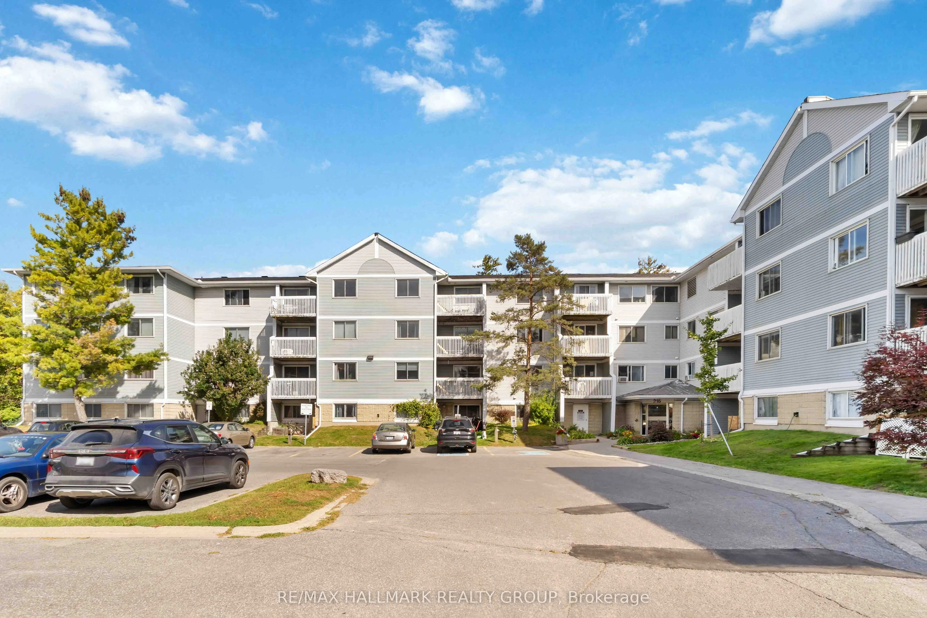 218 Viewmount Drive #400