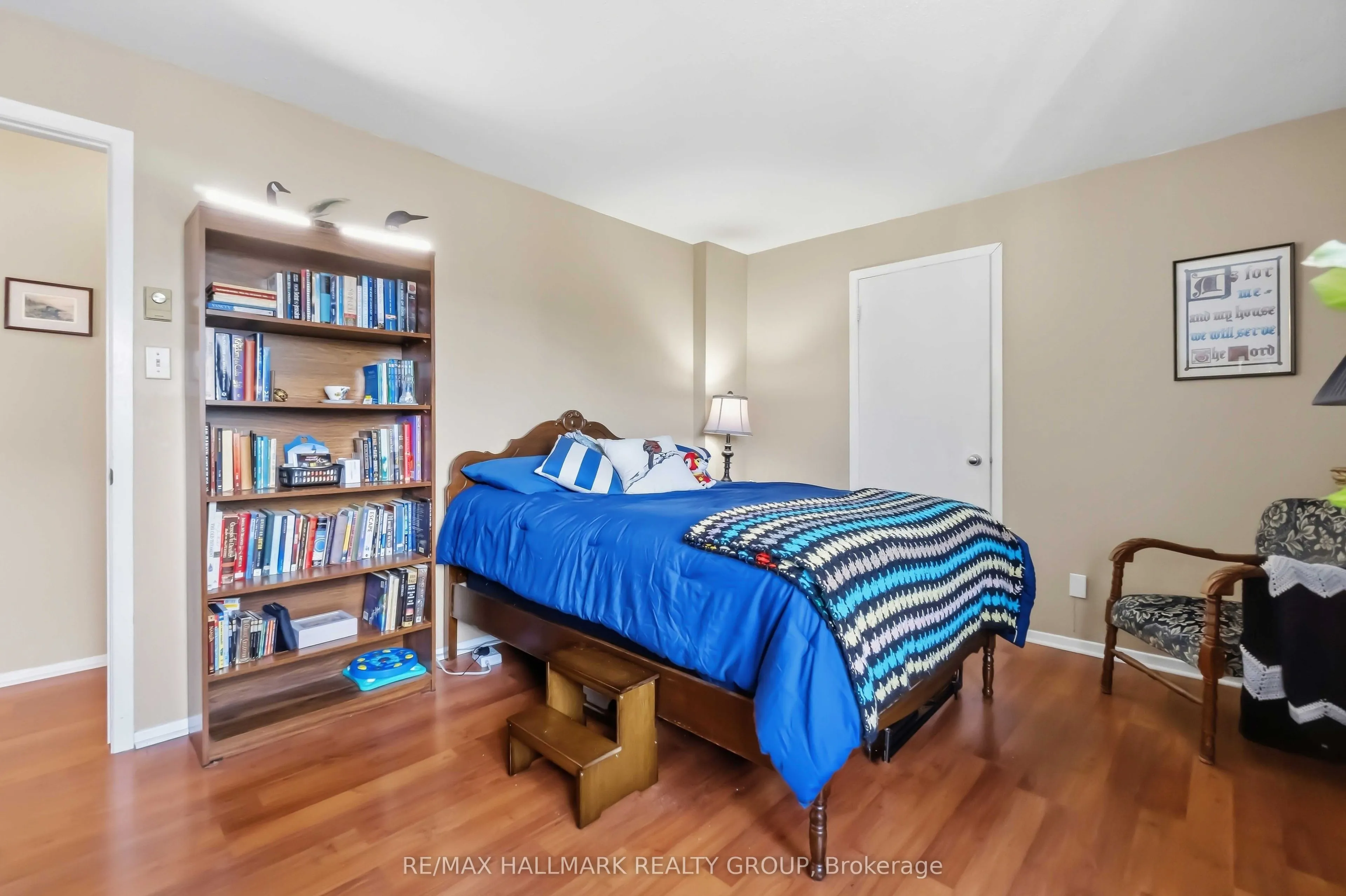 218 Viewmount Drive #400