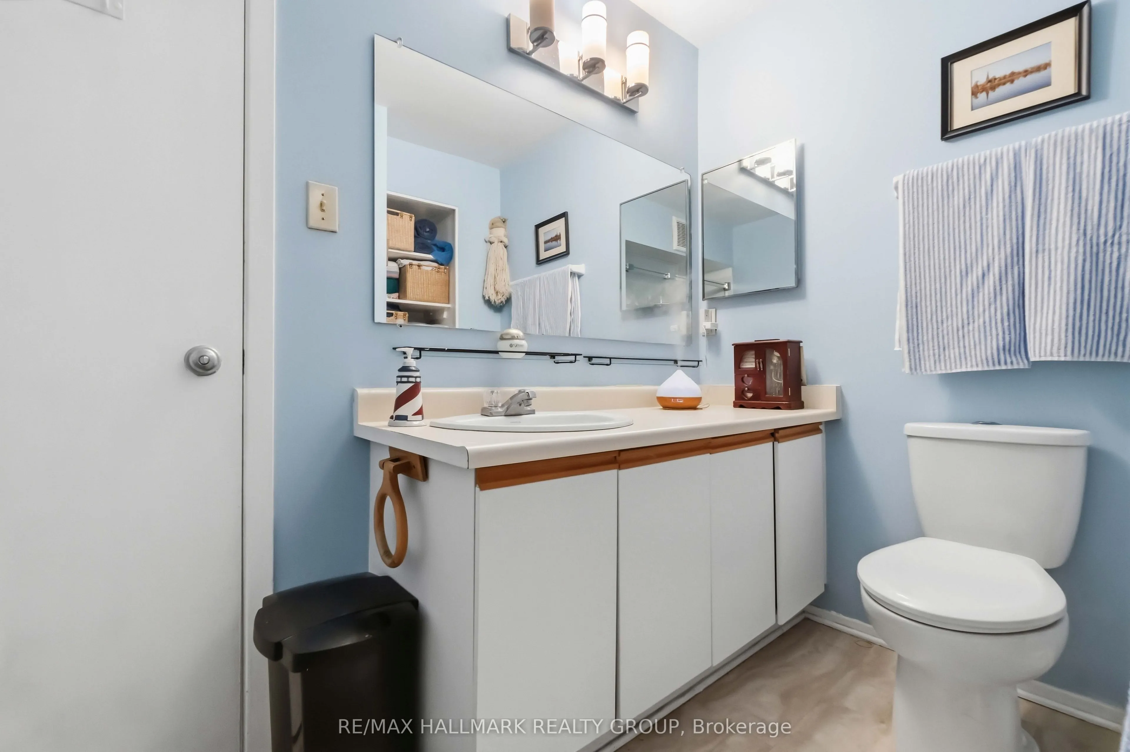218 Viewmount Drive #400
